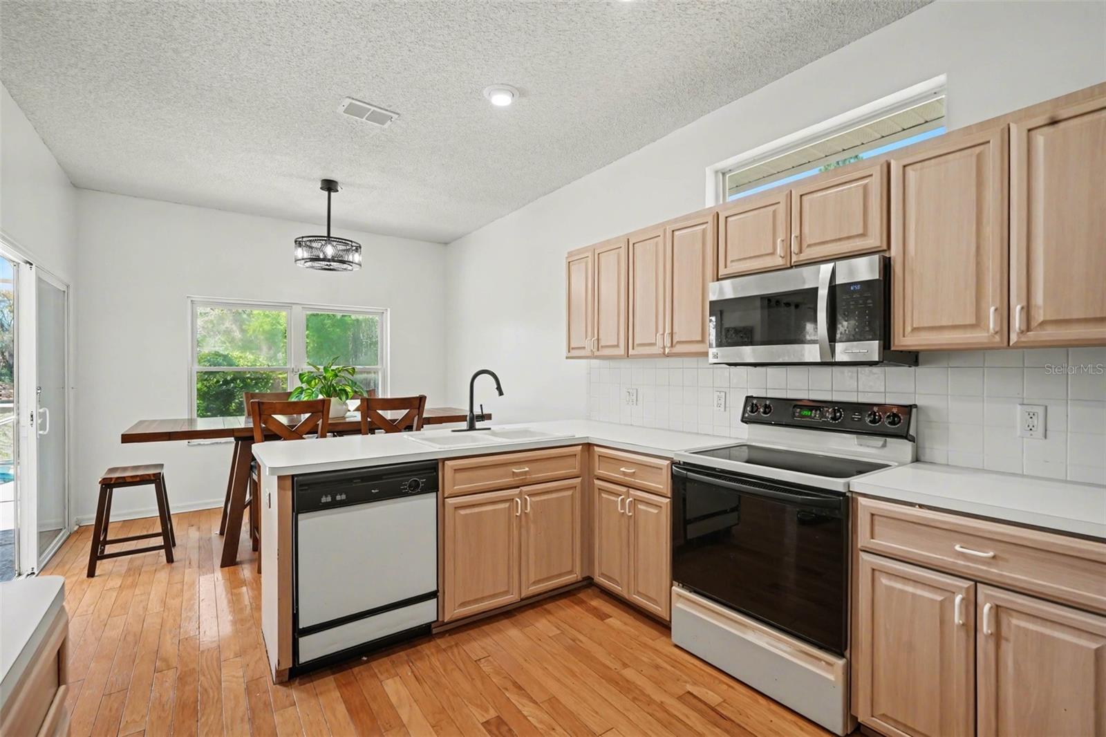 Image 12 of 34 For 10093 Holly Berry Drive