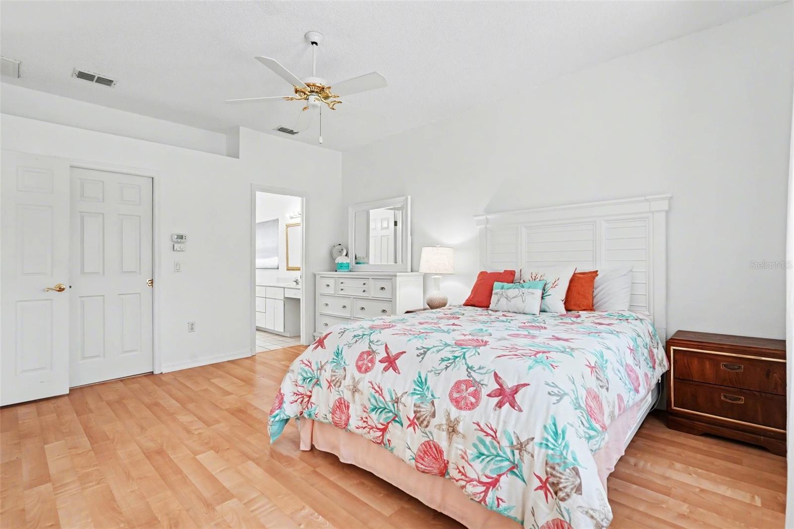 Image 19 of 34 For 10093 Holly Berry Drive