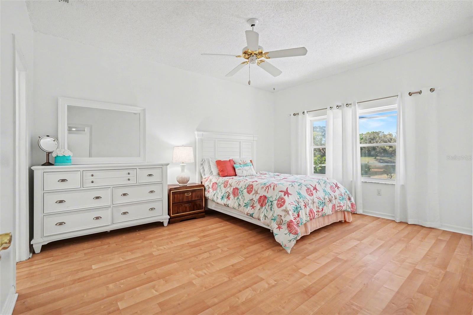 Image 21 of 34 For 10093 Holly Berry Drive