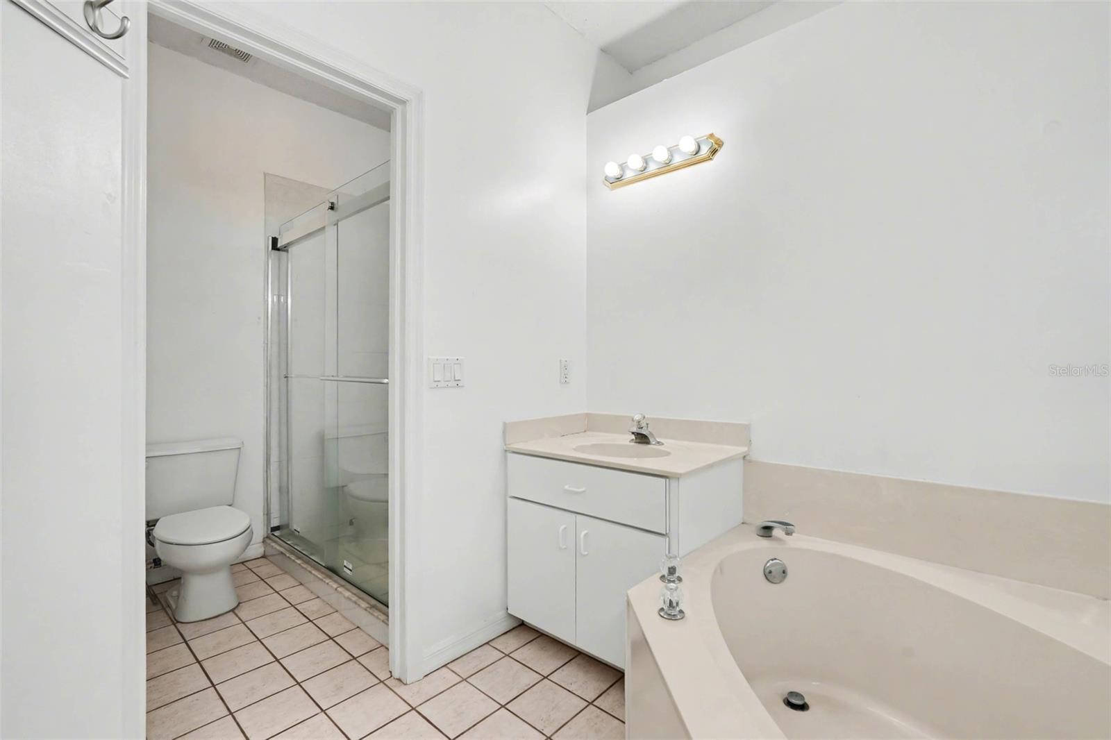 Image 25 of 34 For 10093 Holly Berry Drive