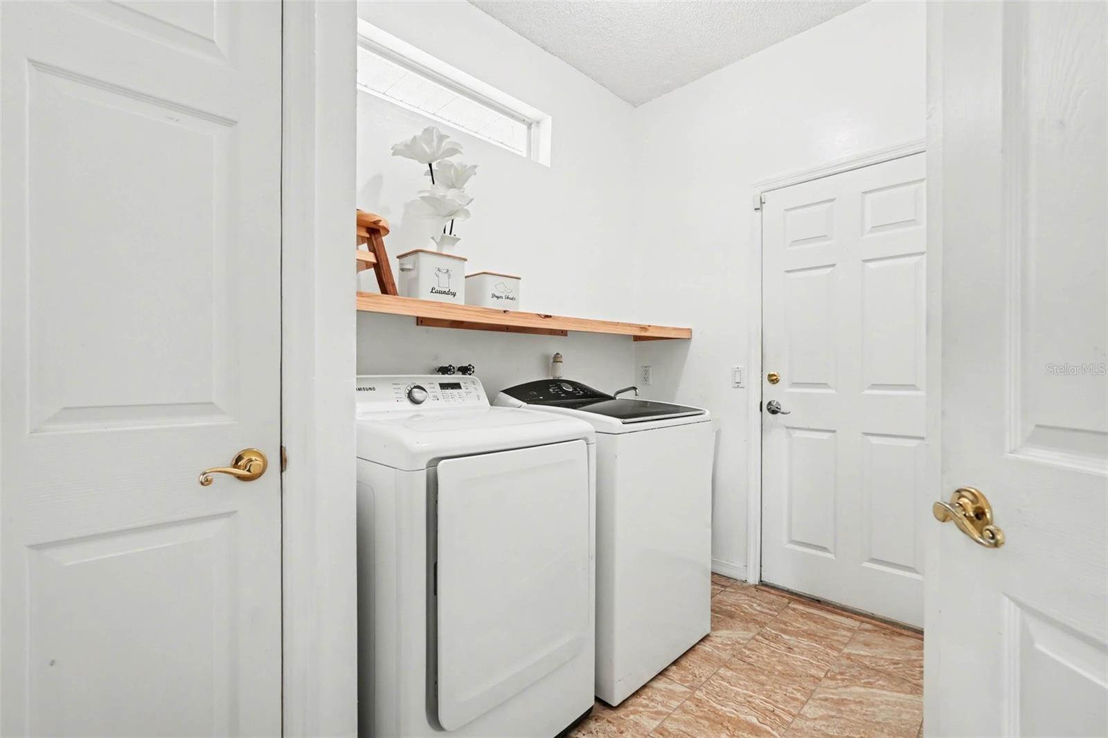 Image 28 of 34 For 10093 Holly Berry Drive