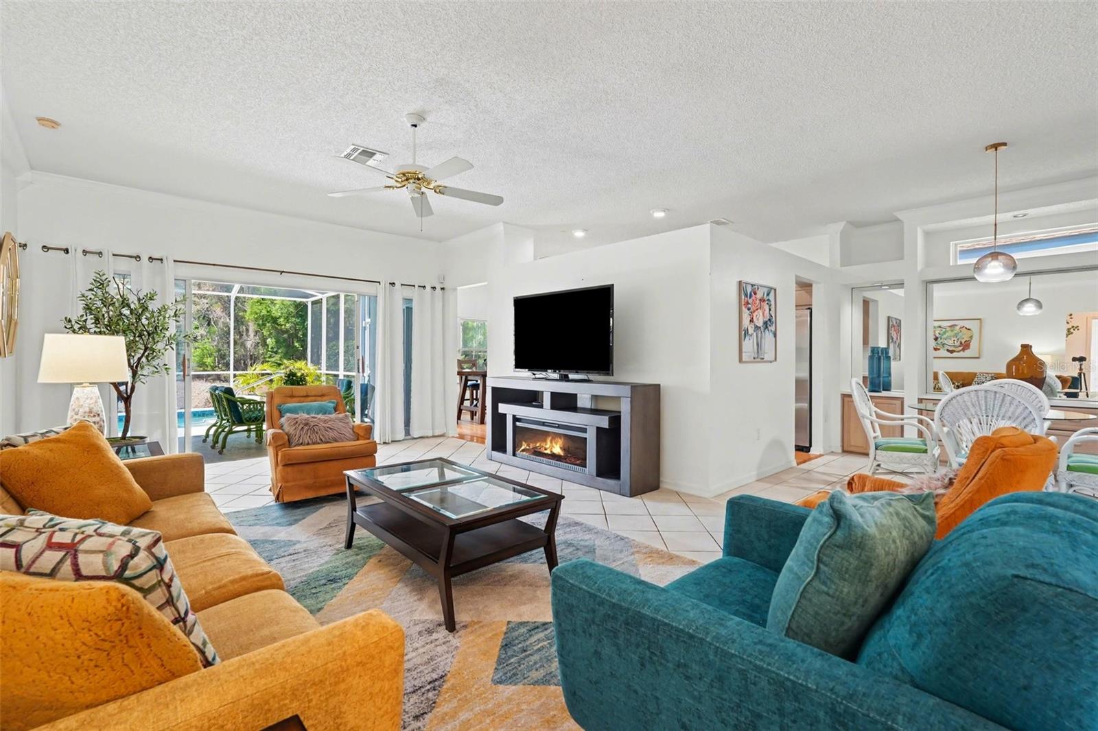 Image 8 of 34 For 10093 Holly Berry Drive