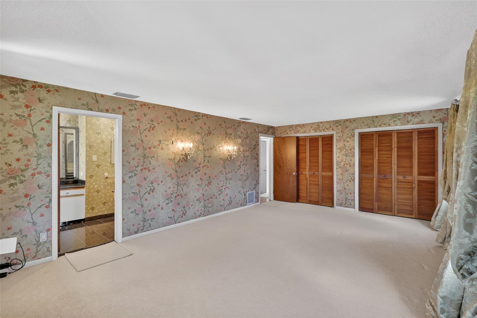 Image 11 of 78 For 350 Harbor Passage