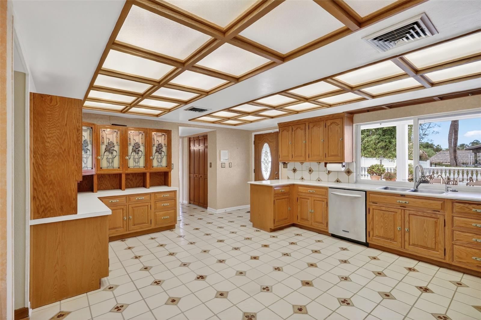 Image 33 of 78 For 350 Harbor Passage