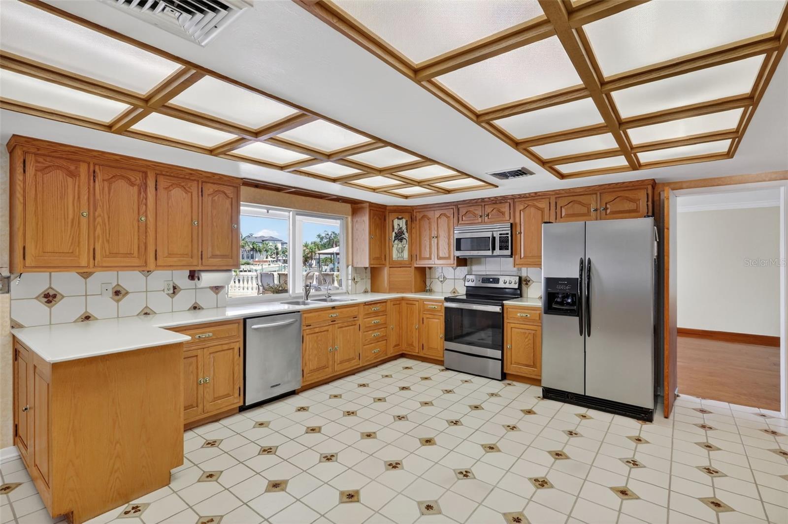 Image 36 of 78 For 350 Harbor Passage