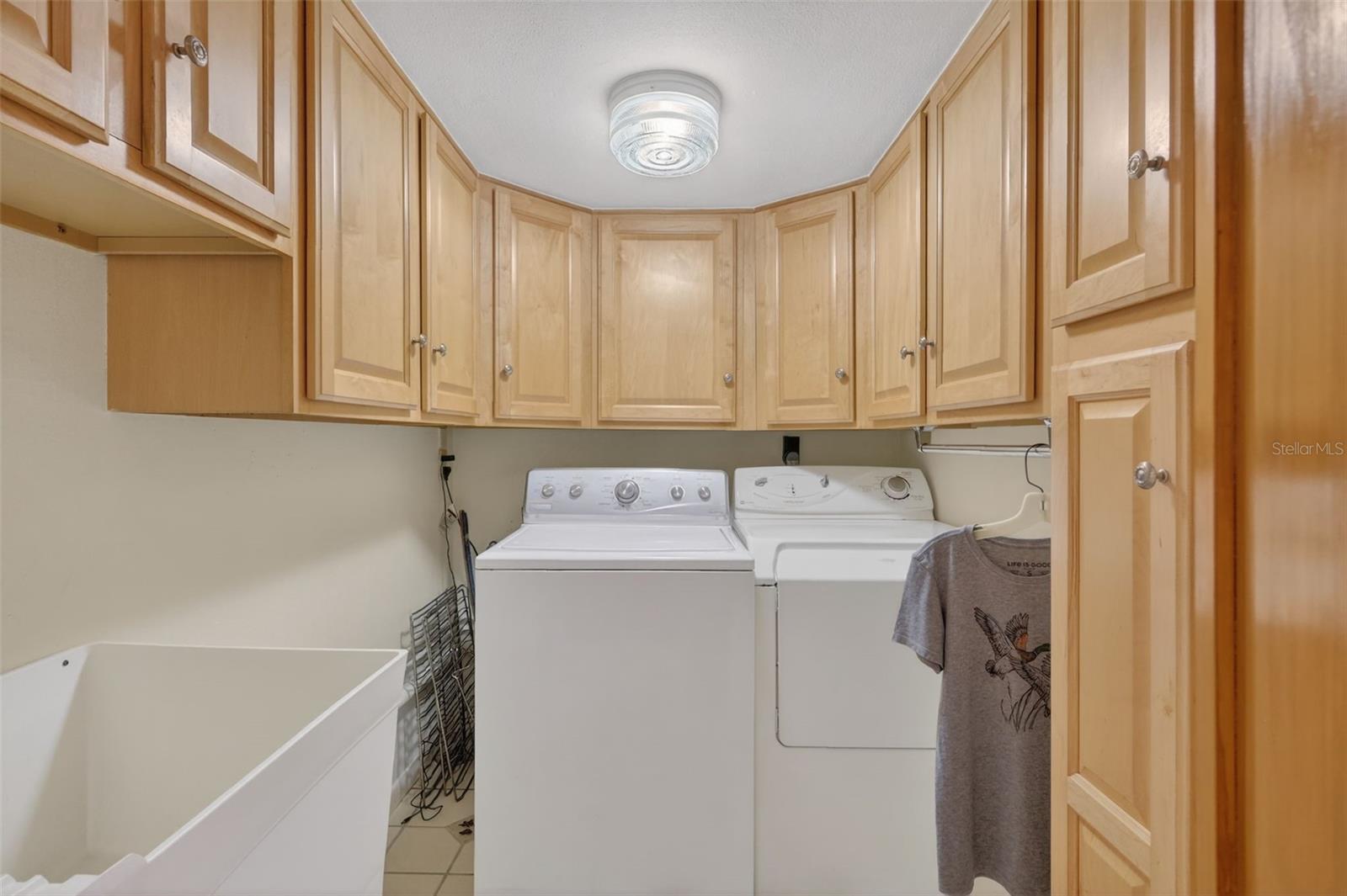 Image 37 of 78 For 350 Harbor Passage