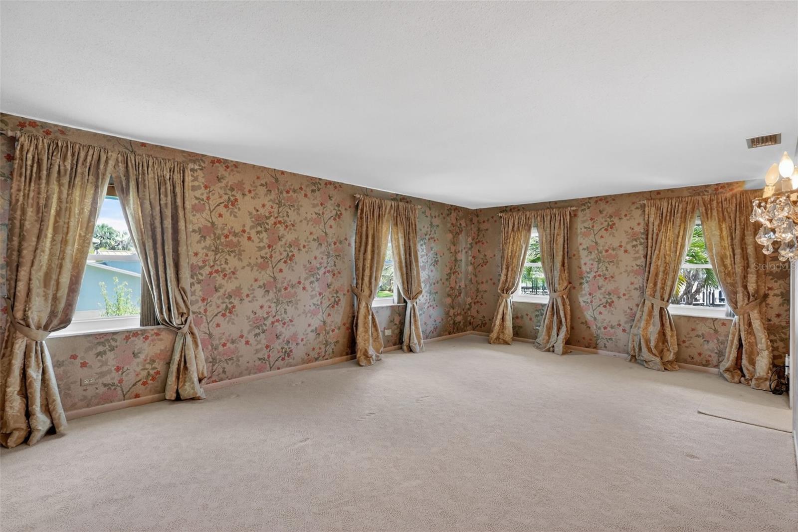 Image 41 of 78 For 350 Harbor Passage