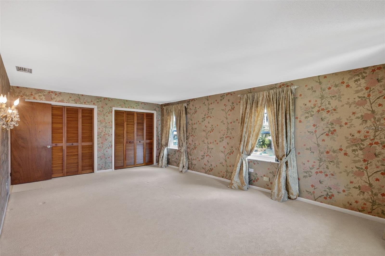 Image 43 of 78 For 350 Harbor Passage