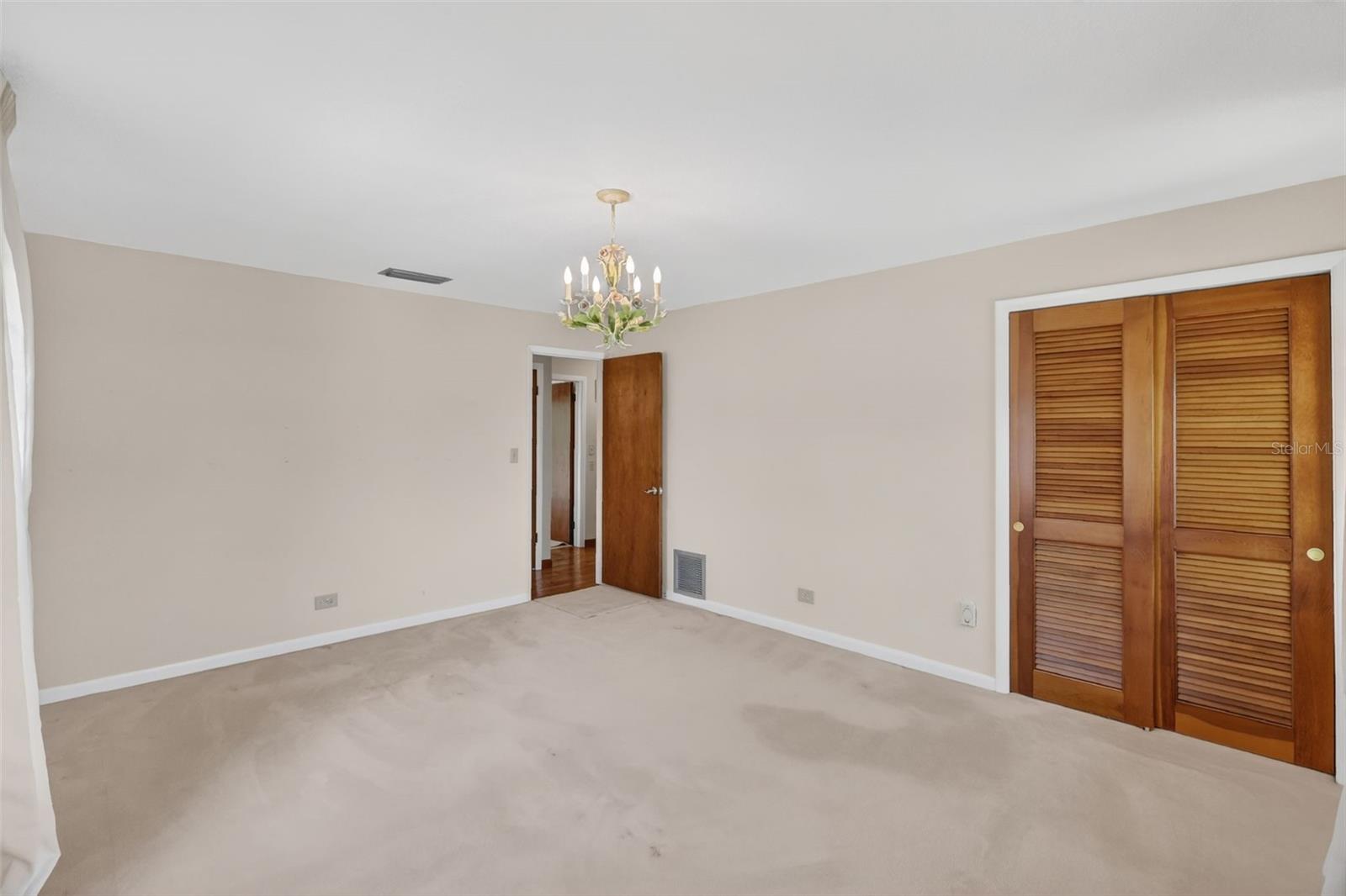 Image 53 of 78 For 350 Harbor Passage