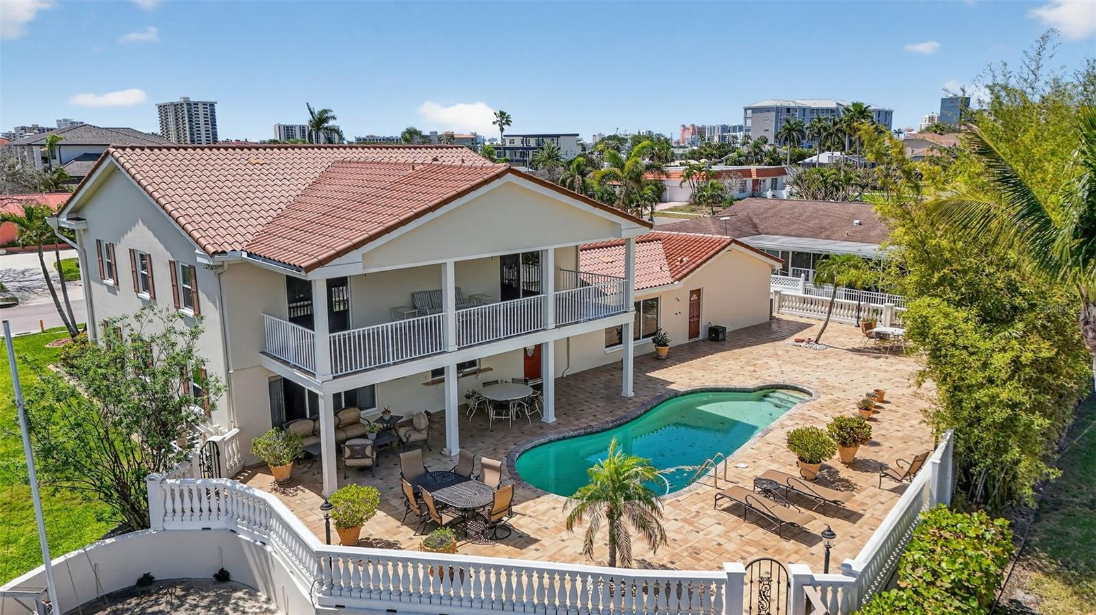 Image 8 of 78 For 350 Harbor Passage