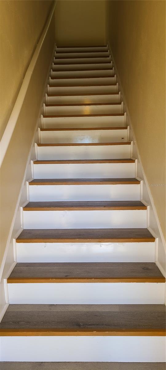 Image 5 of 31 For 17902 Villa Creek Drive 17902