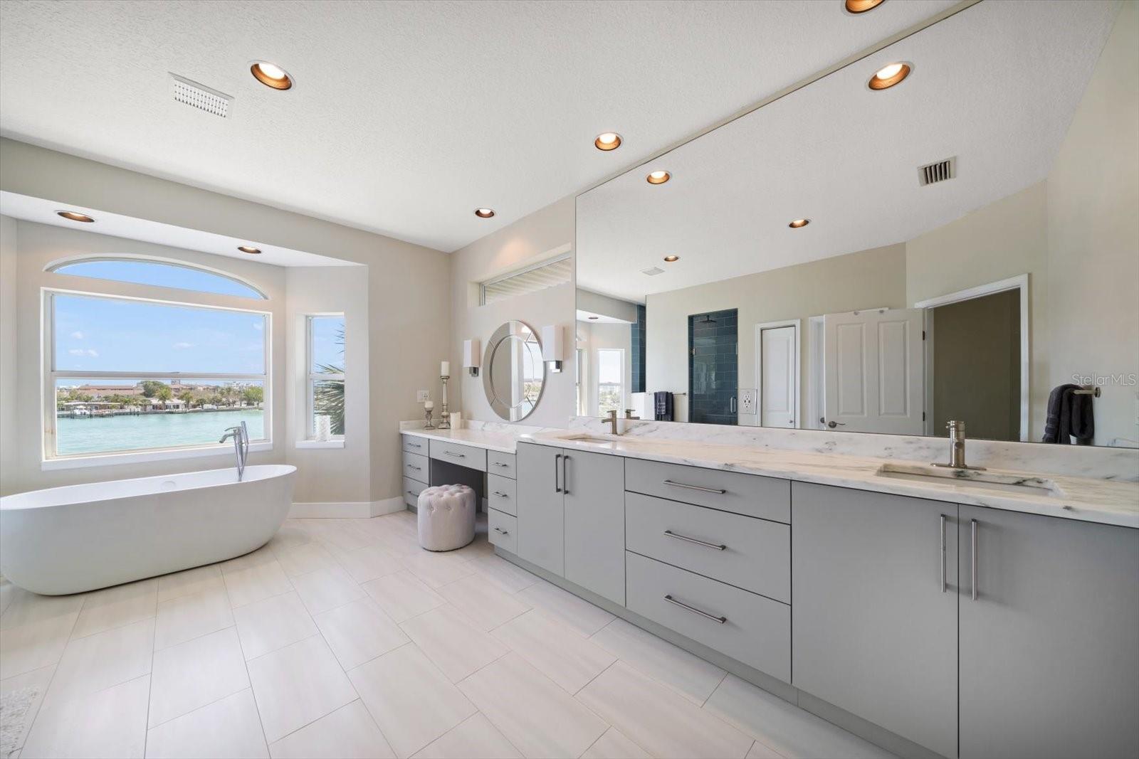 Image 36 of 55 For 8685 Bay Drive