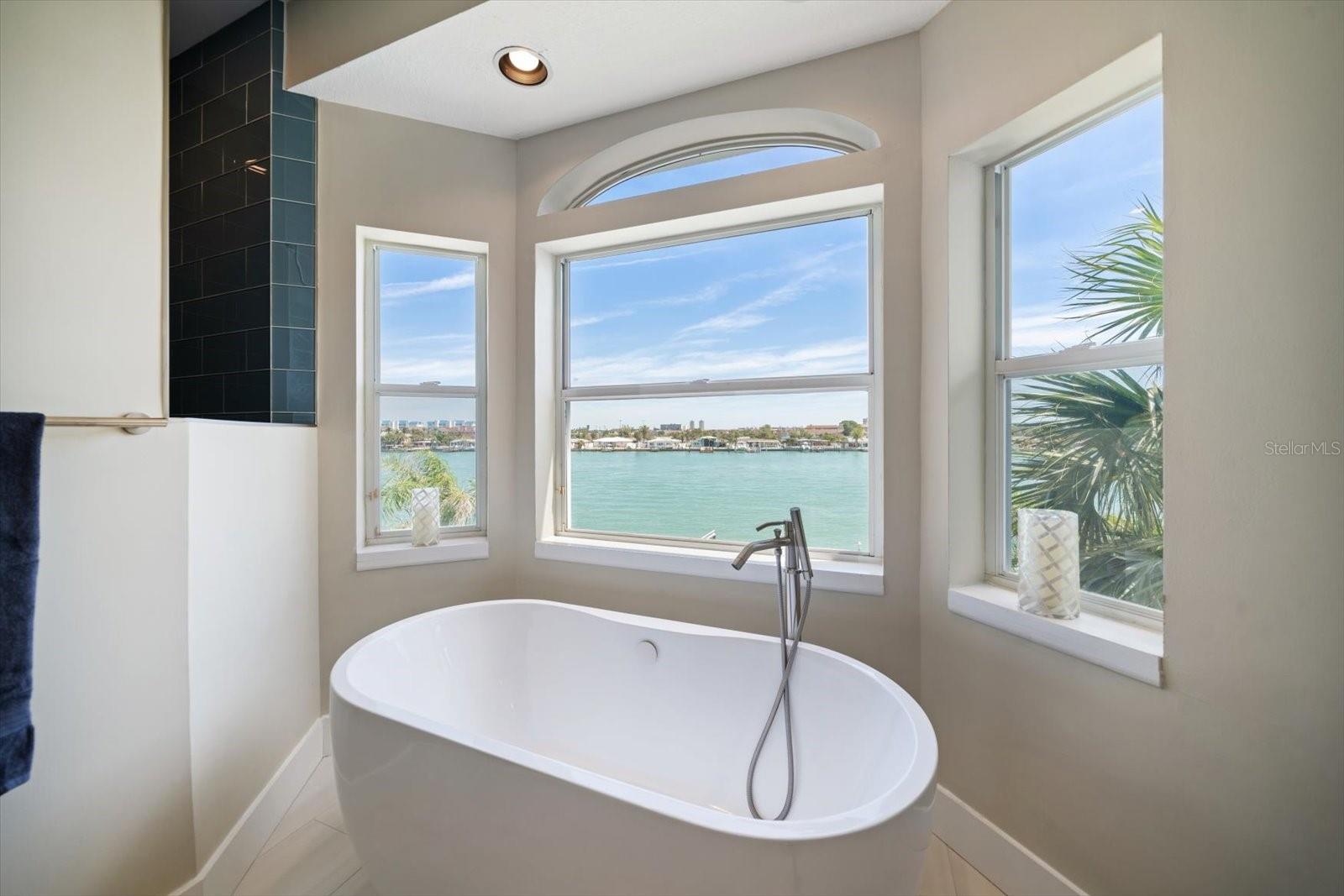 Image 37 of 55 For 8685 Bay Drive