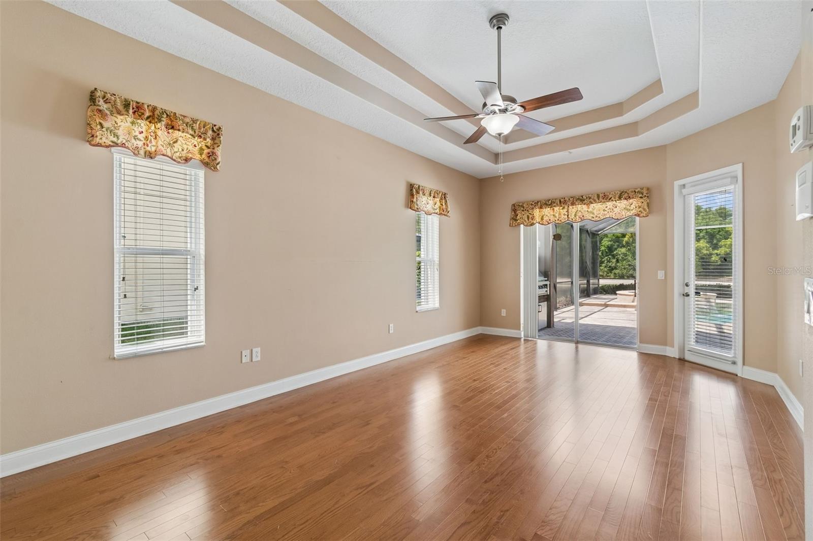 Listing photo id 18 for 3400 Marble Crest Drive