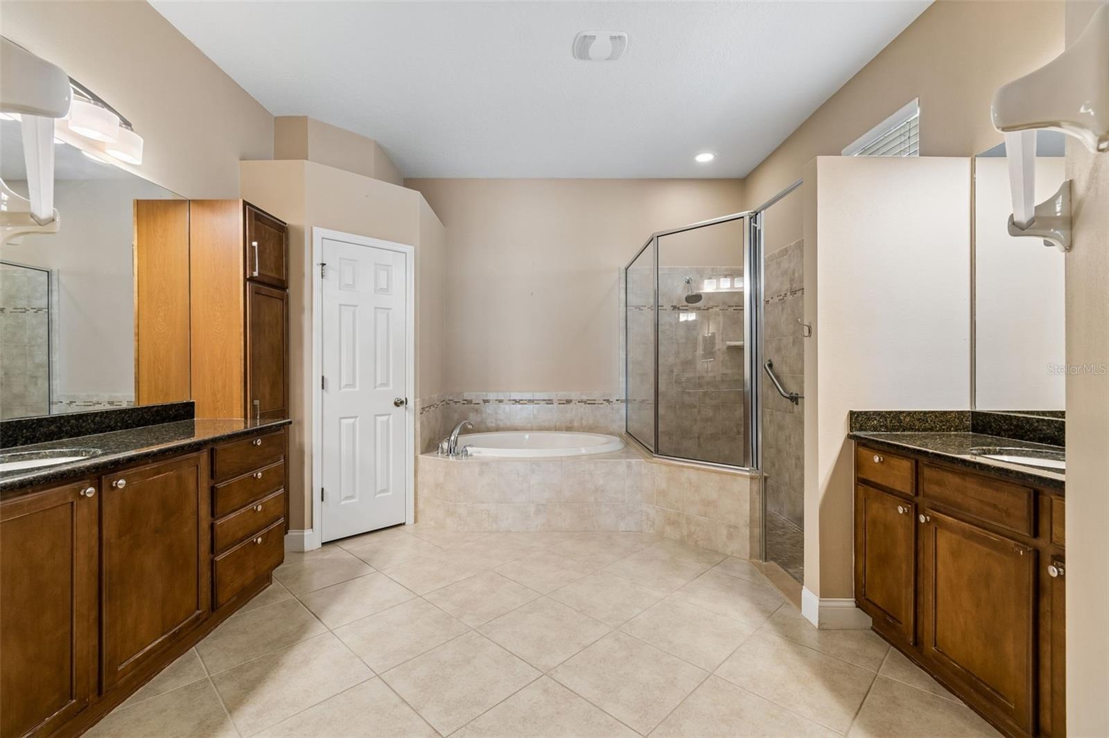 Listing photo id 22 for 3400 Marble Crest Drive