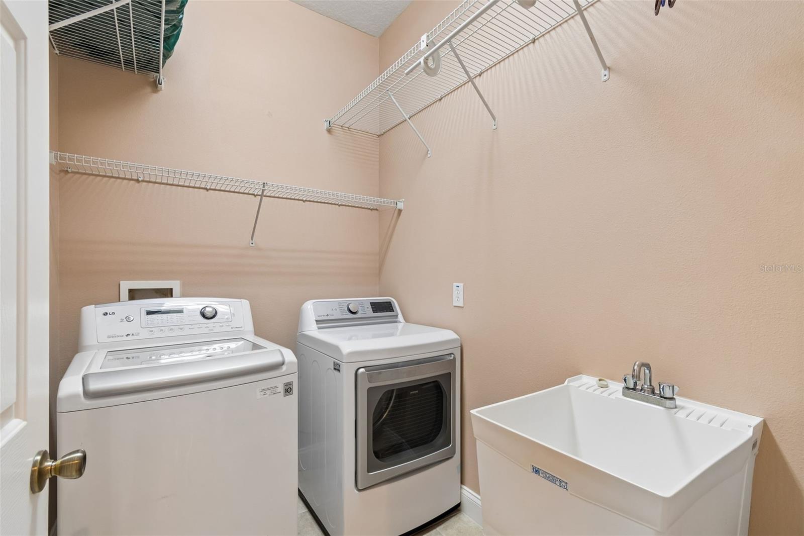 Listing photo id 37 for 3400 Marble Crest Drive