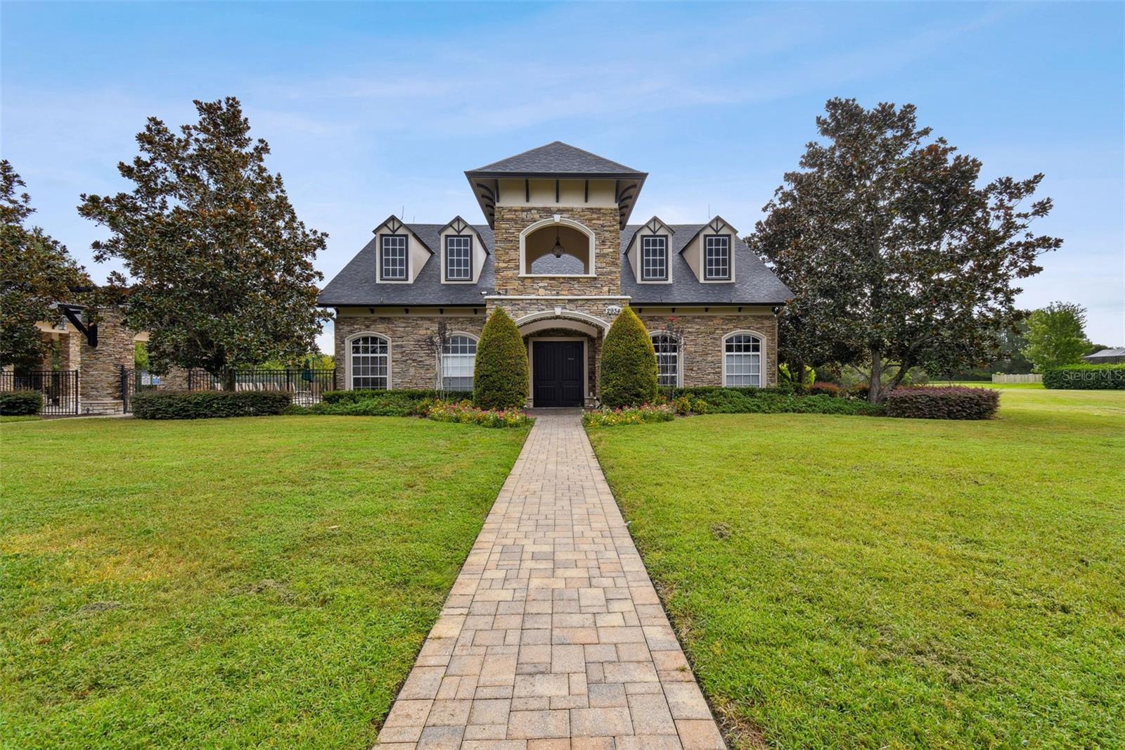 Listing photo id 40 for 3400 Marble Crest Drive