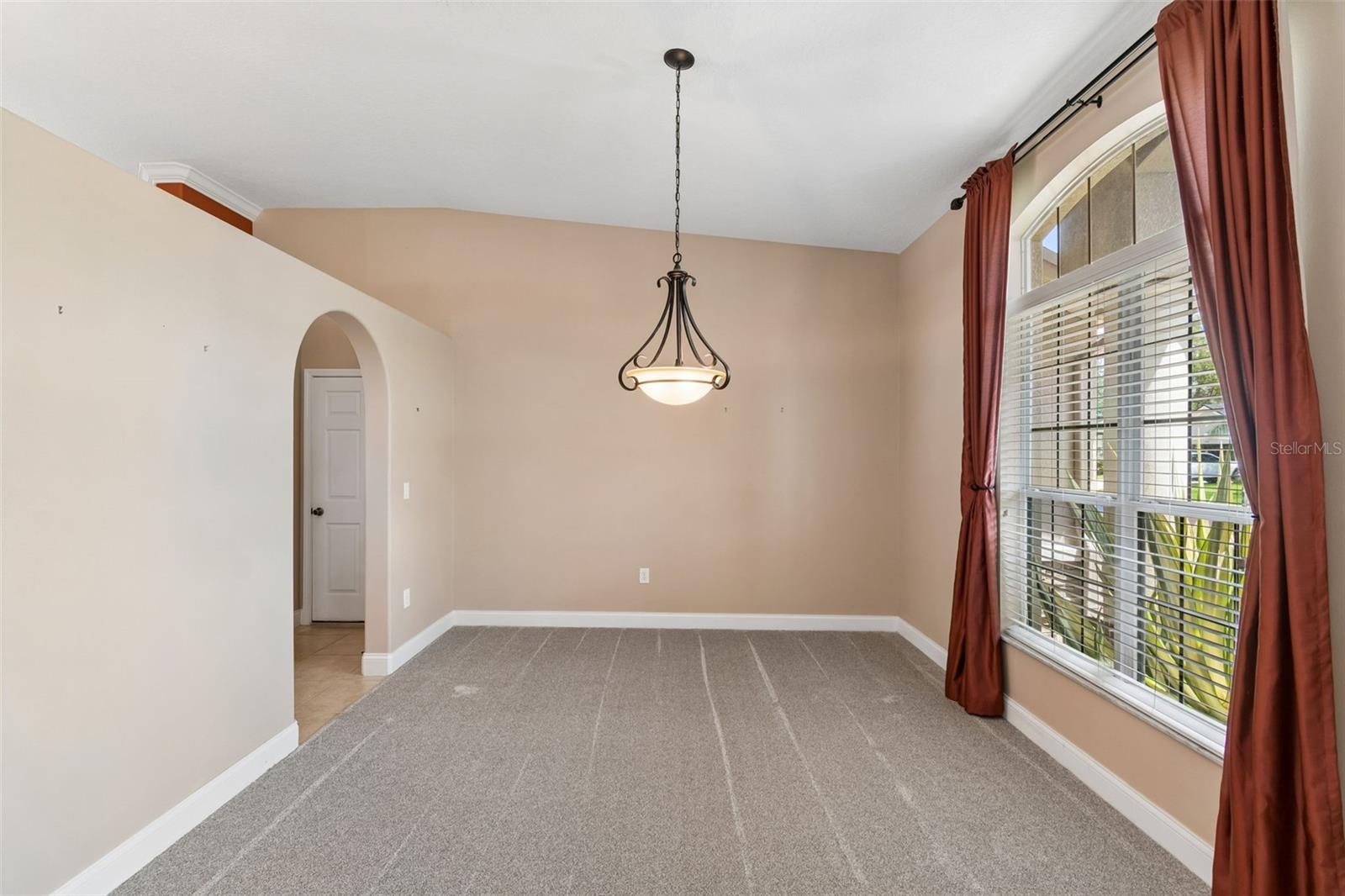 Listing photo id 7 for 3400 Marble Crest Drive