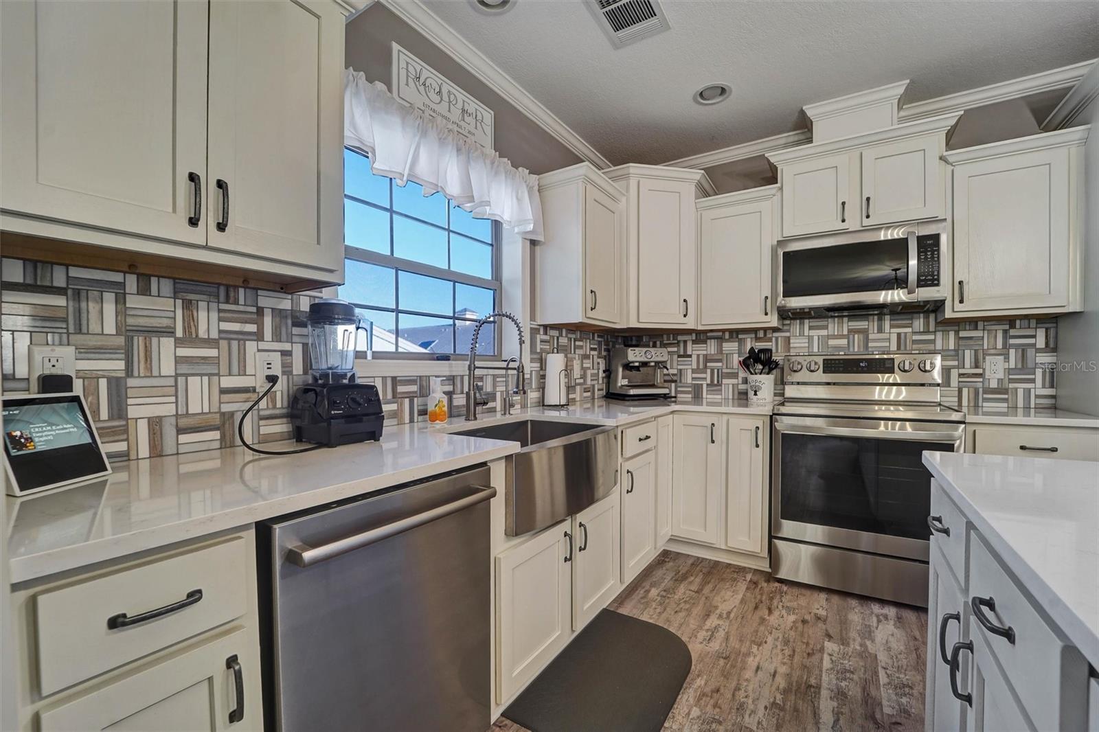 Image 21 of 43 For 6031 Kentucky Avenue