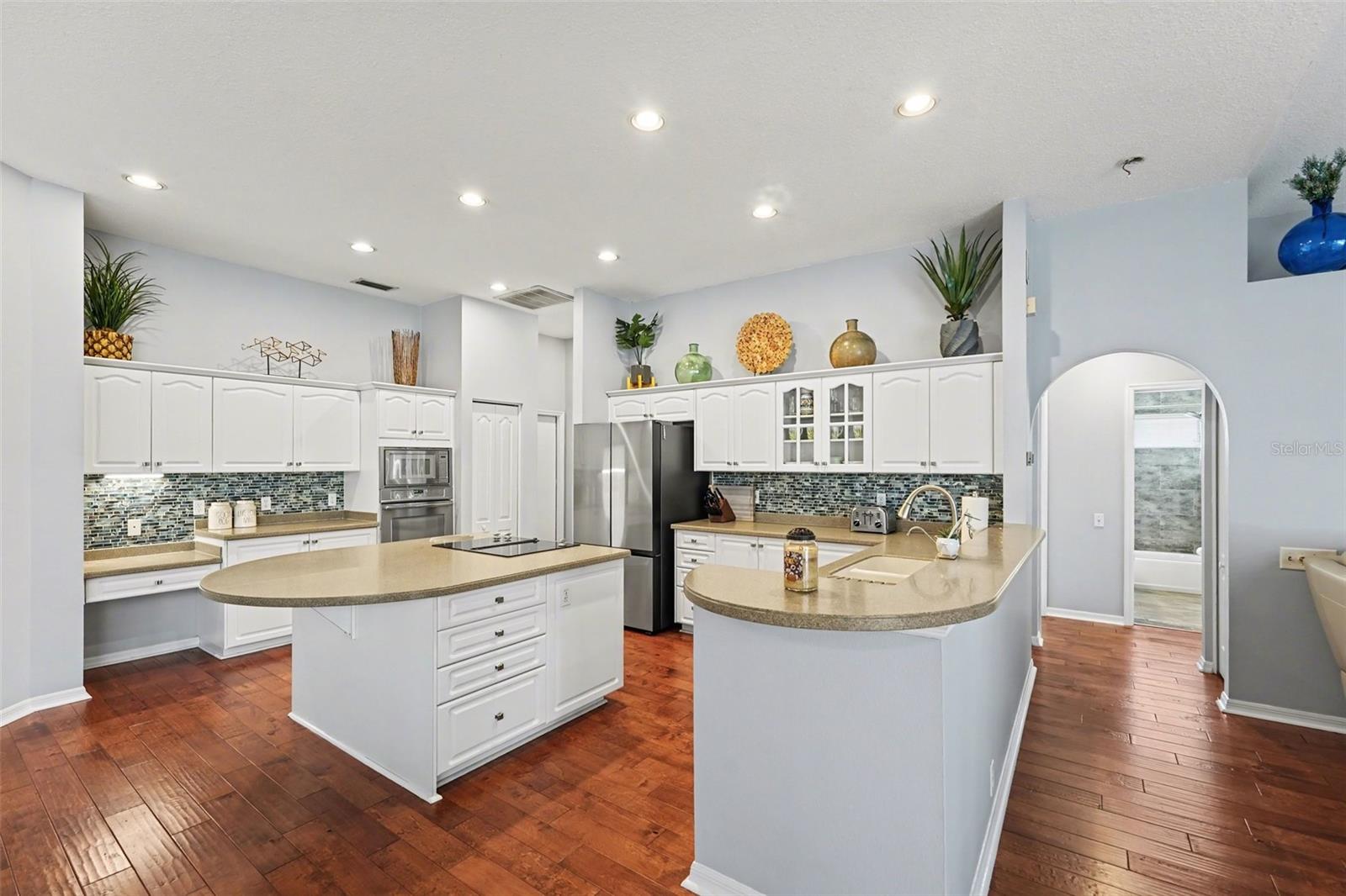 Image 13 of 46 For 4491 Fallbrook Boulevard