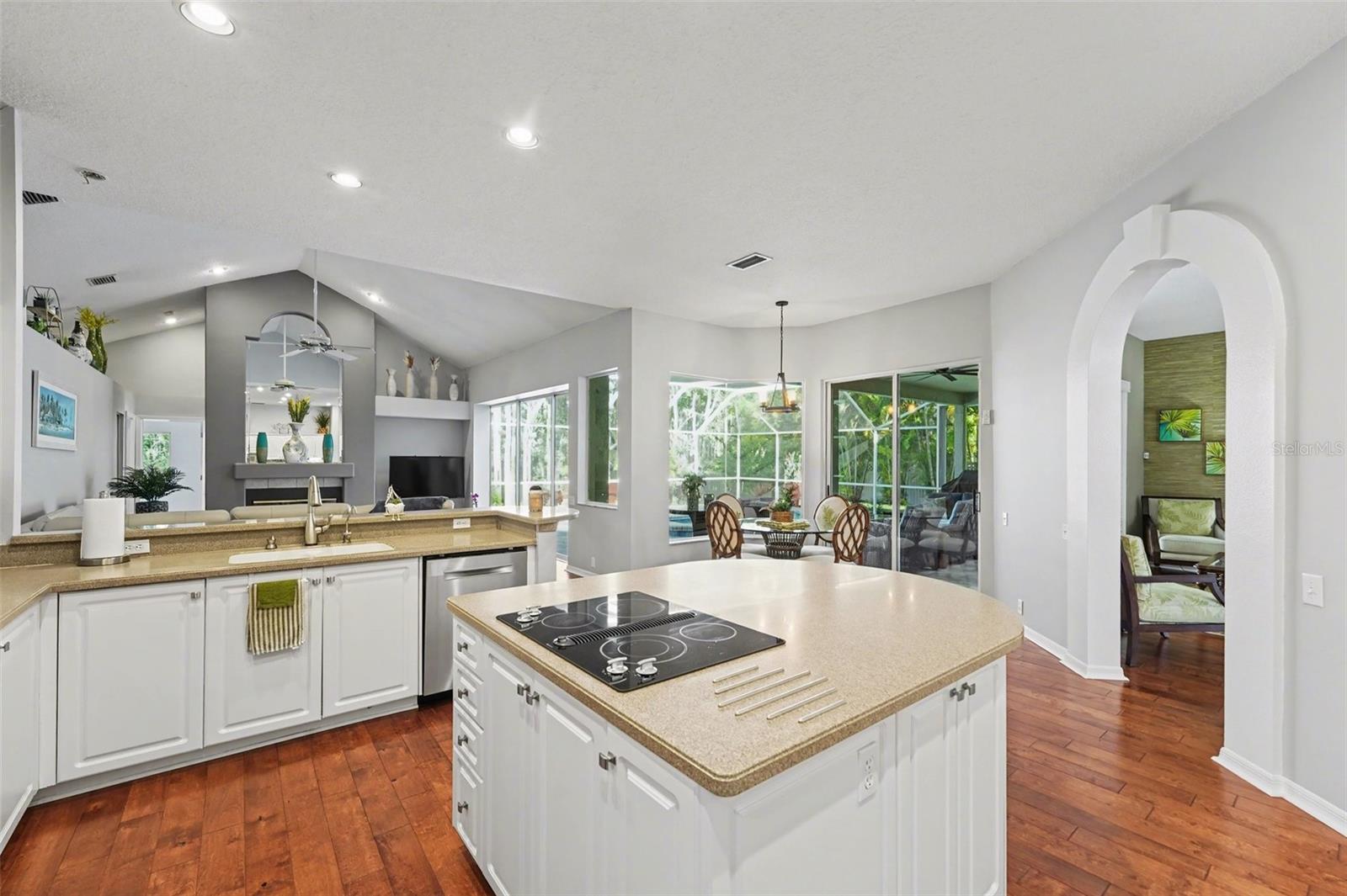 Image 14 of 46 For 4491 Fallbrook Boulevard