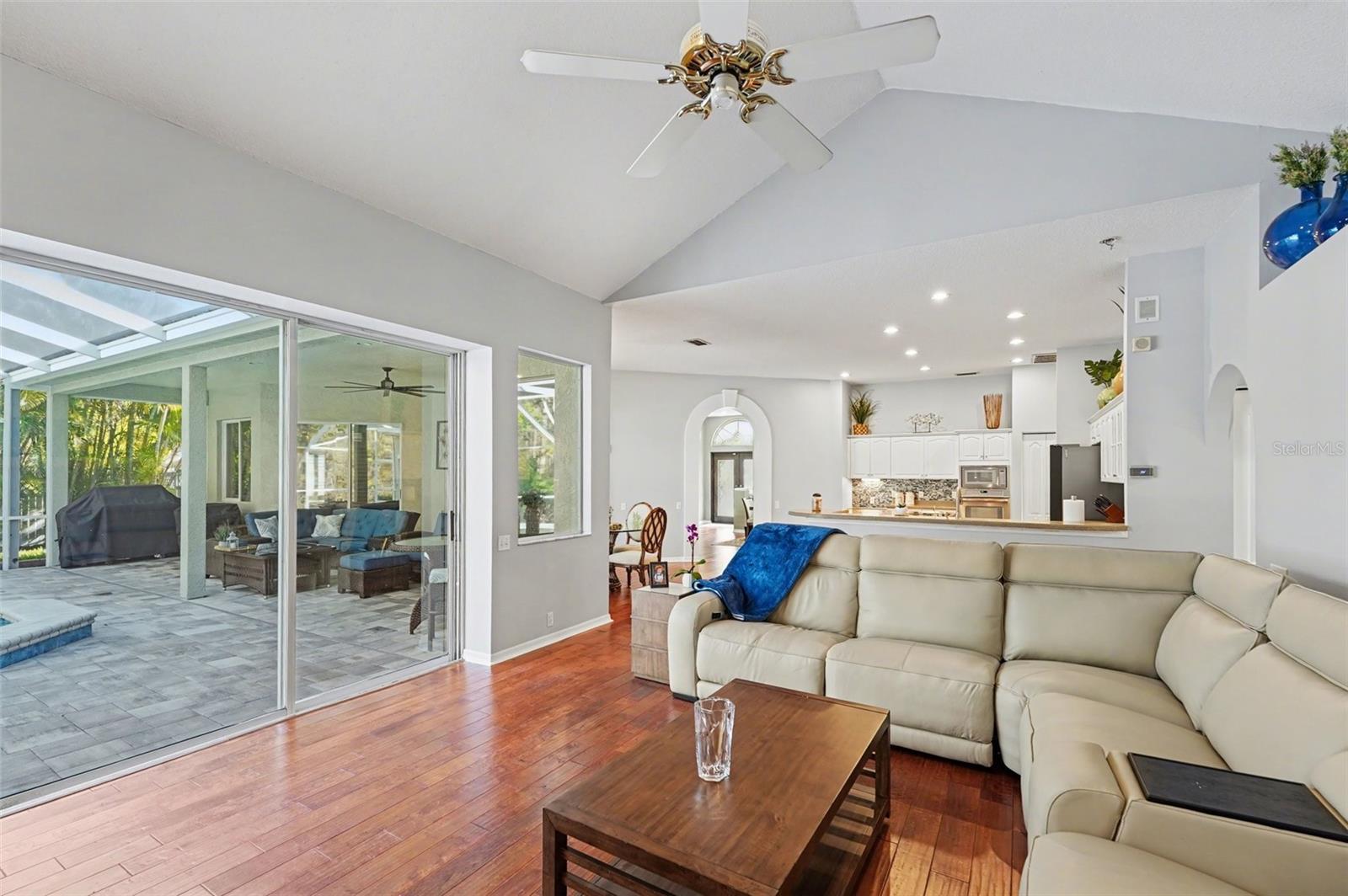 Image 19 of 46 For 4491 Fallbrook Boulevard