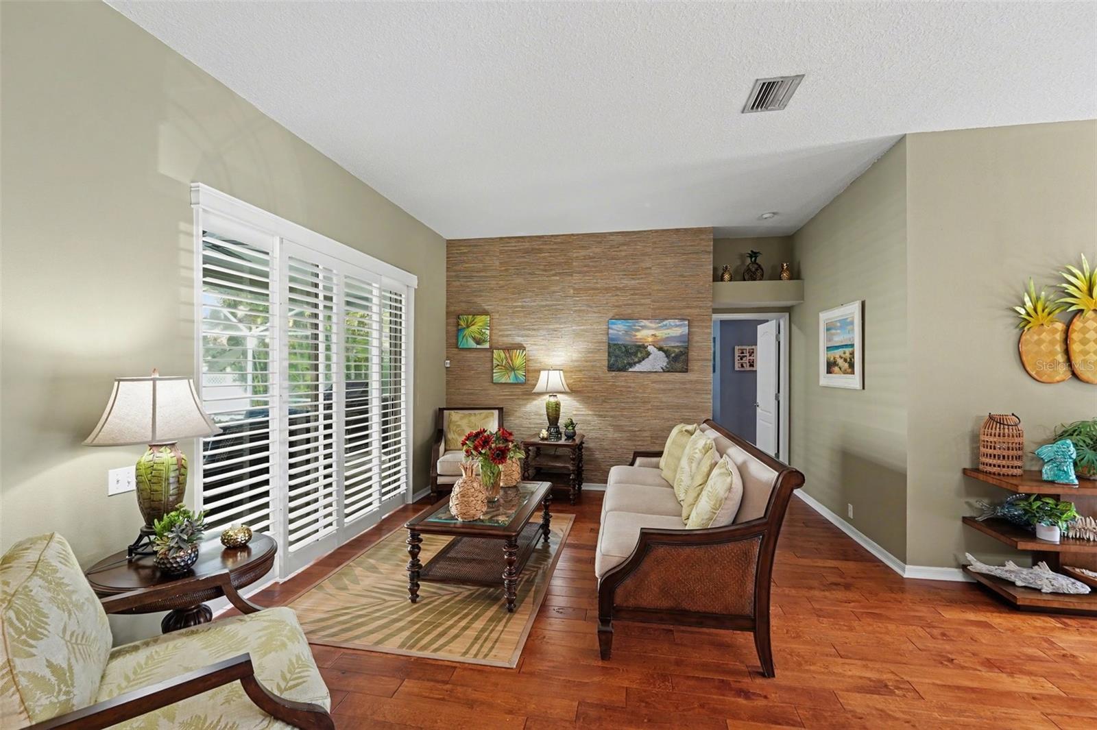 Image 5 of 46 For 4491 Fallbrook Boulevard