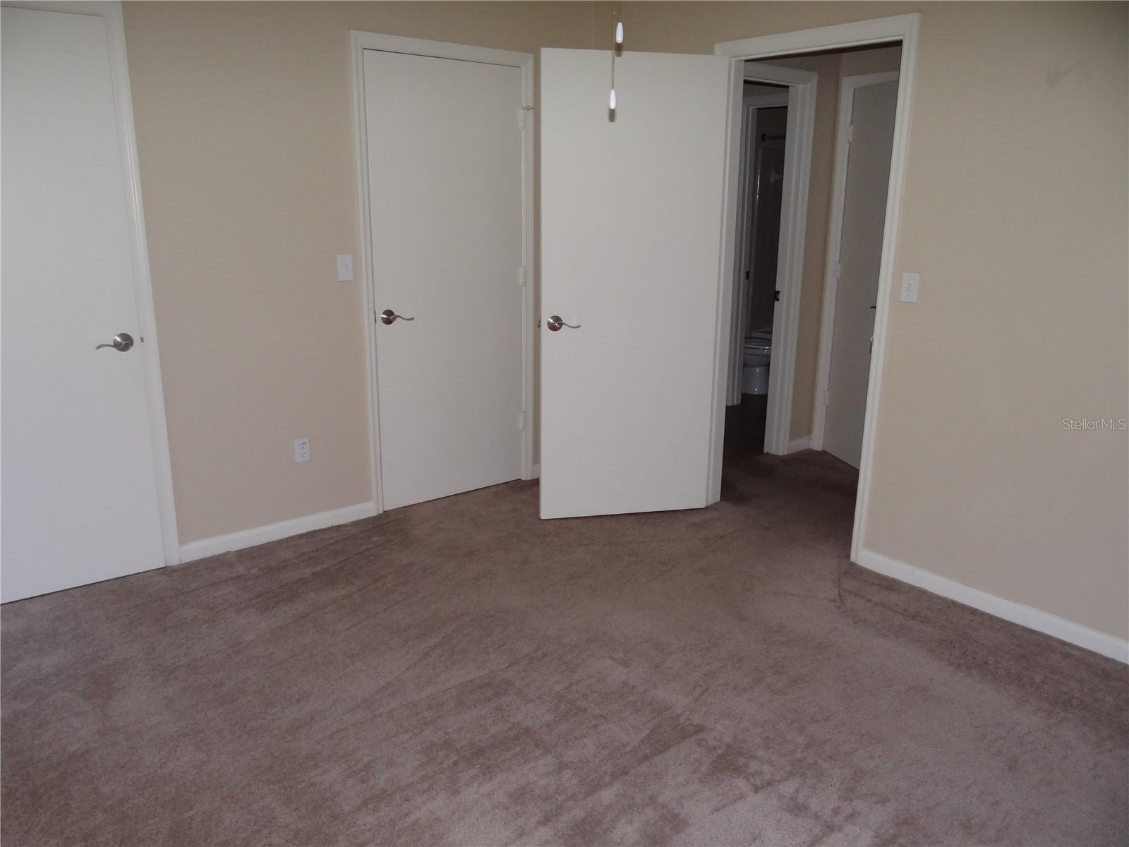 Image 16 of 21 For 11901 4th Street N 1101