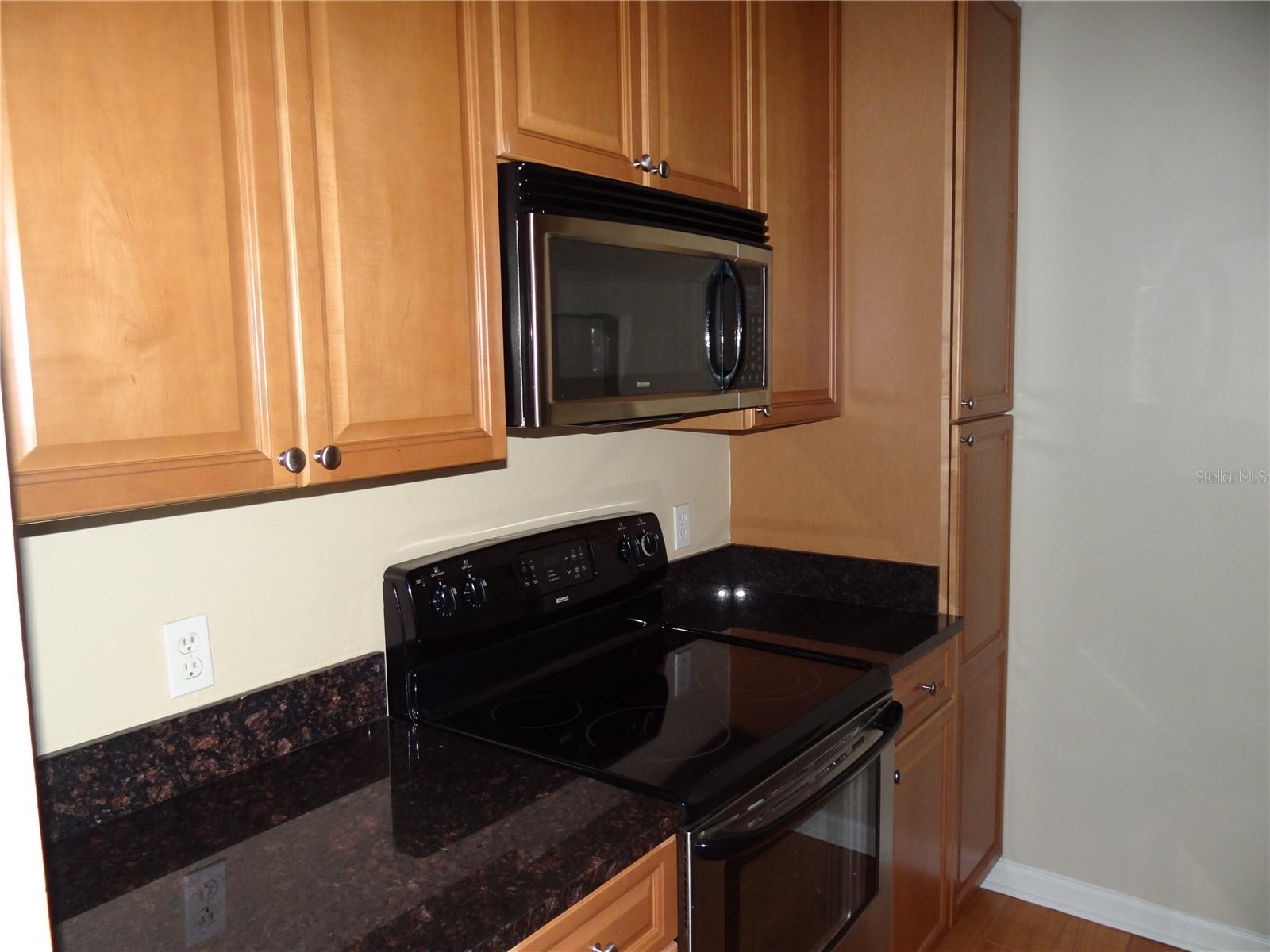 Image 7 of 21 For 11901 4th Street N 1101