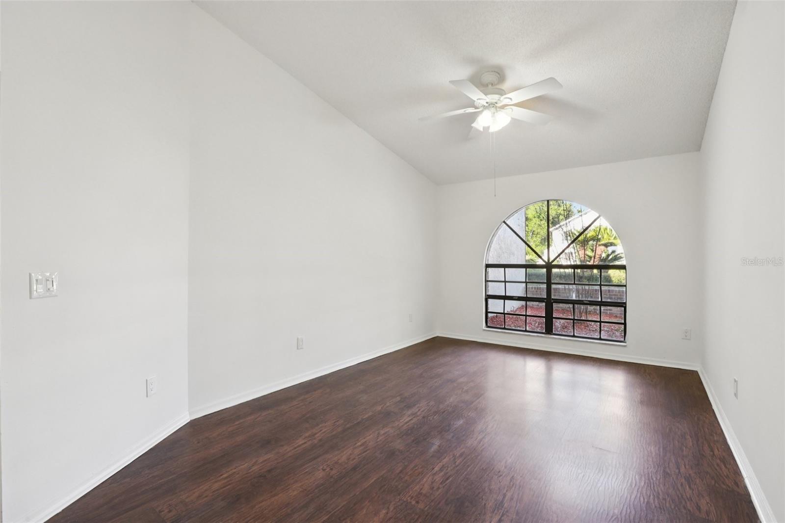 Image 10 of 90 For 17922 Clear Lake Drive