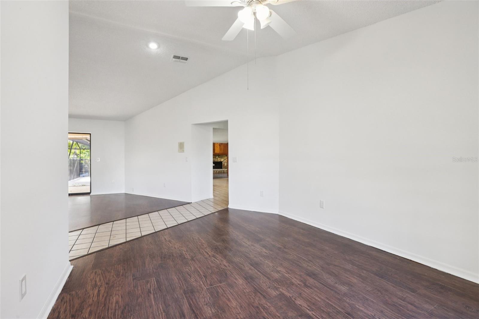 Image 12 of 90 For 17922 Clear Lake Drive