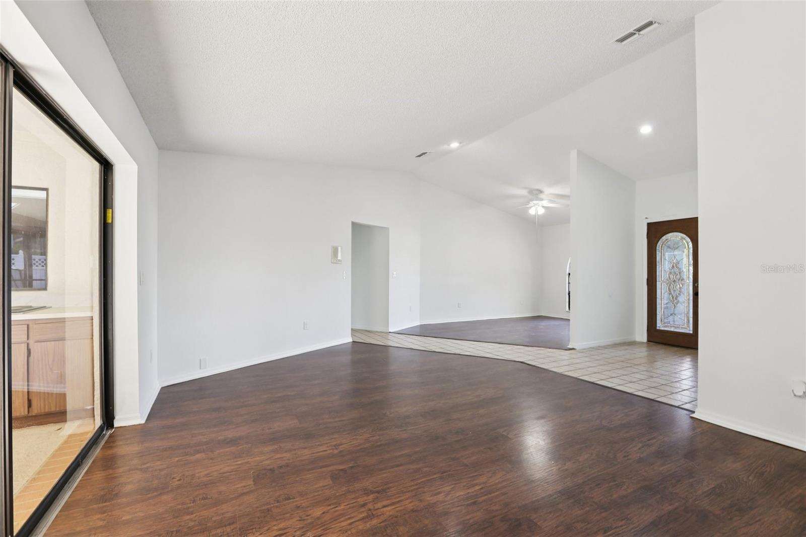 Image 15 of 90 For 17922 Clear Lake Drive