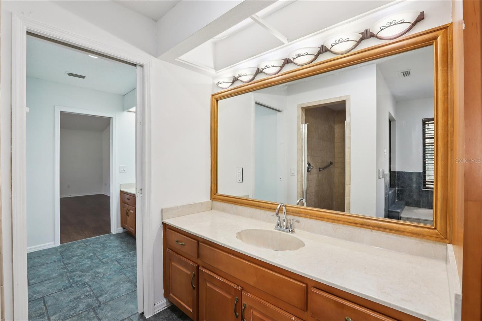 Image 24 of 90 For 17922 Clear Lake Drive