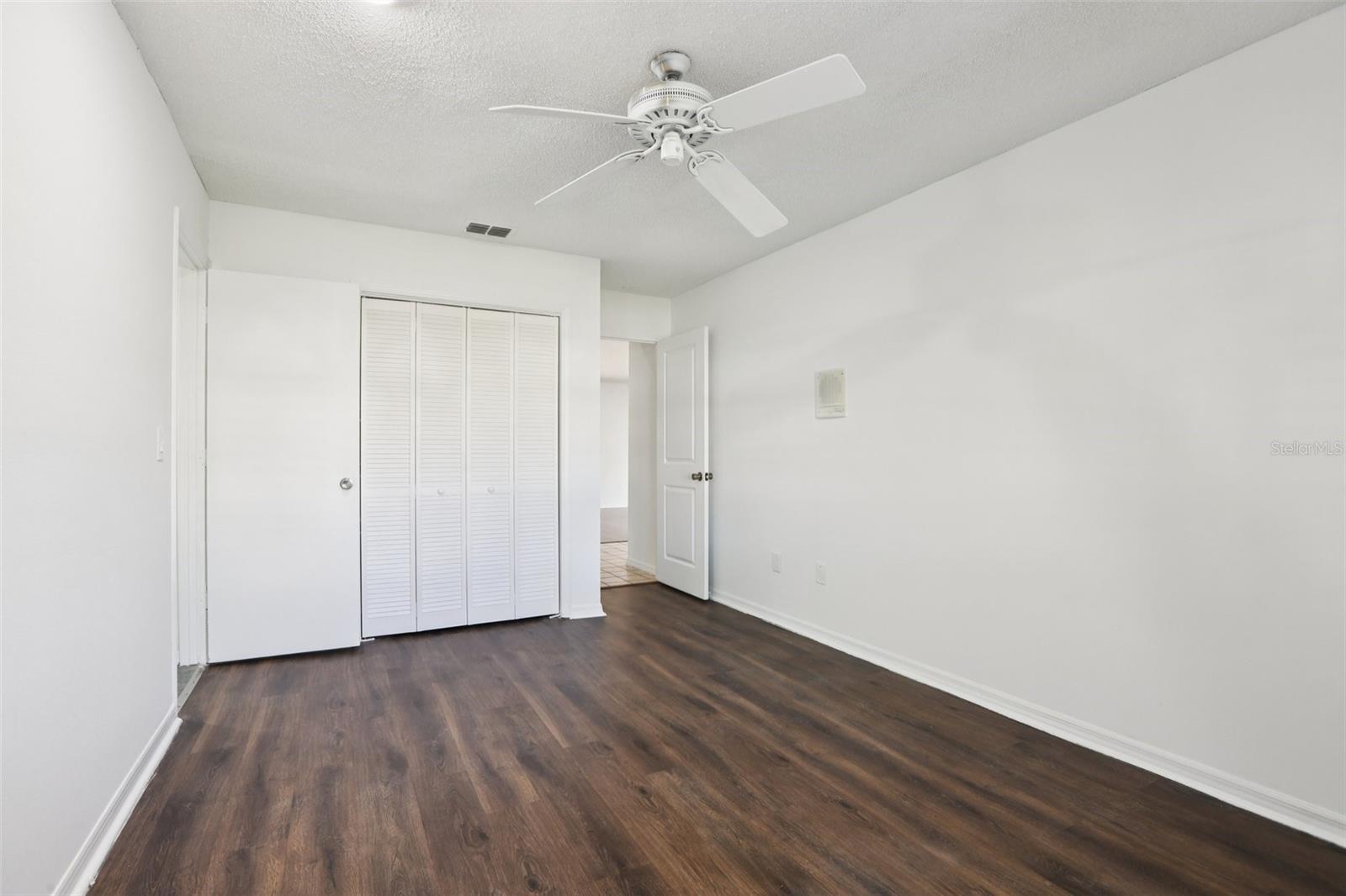 Image 27 of 90 For 17922 Clear Lake Drive