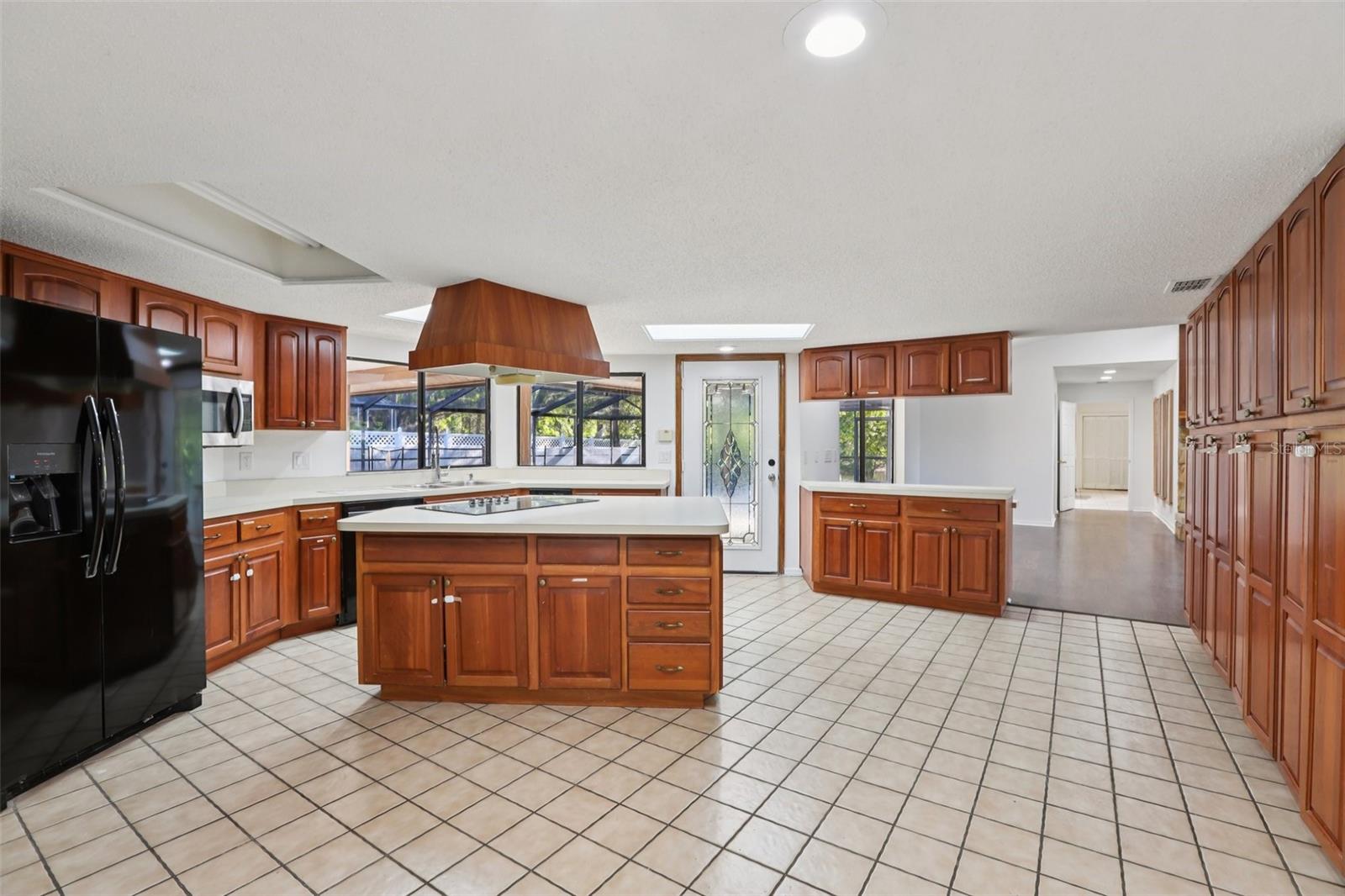 Image 28 of 90 For 17922 Clear Lake Drive