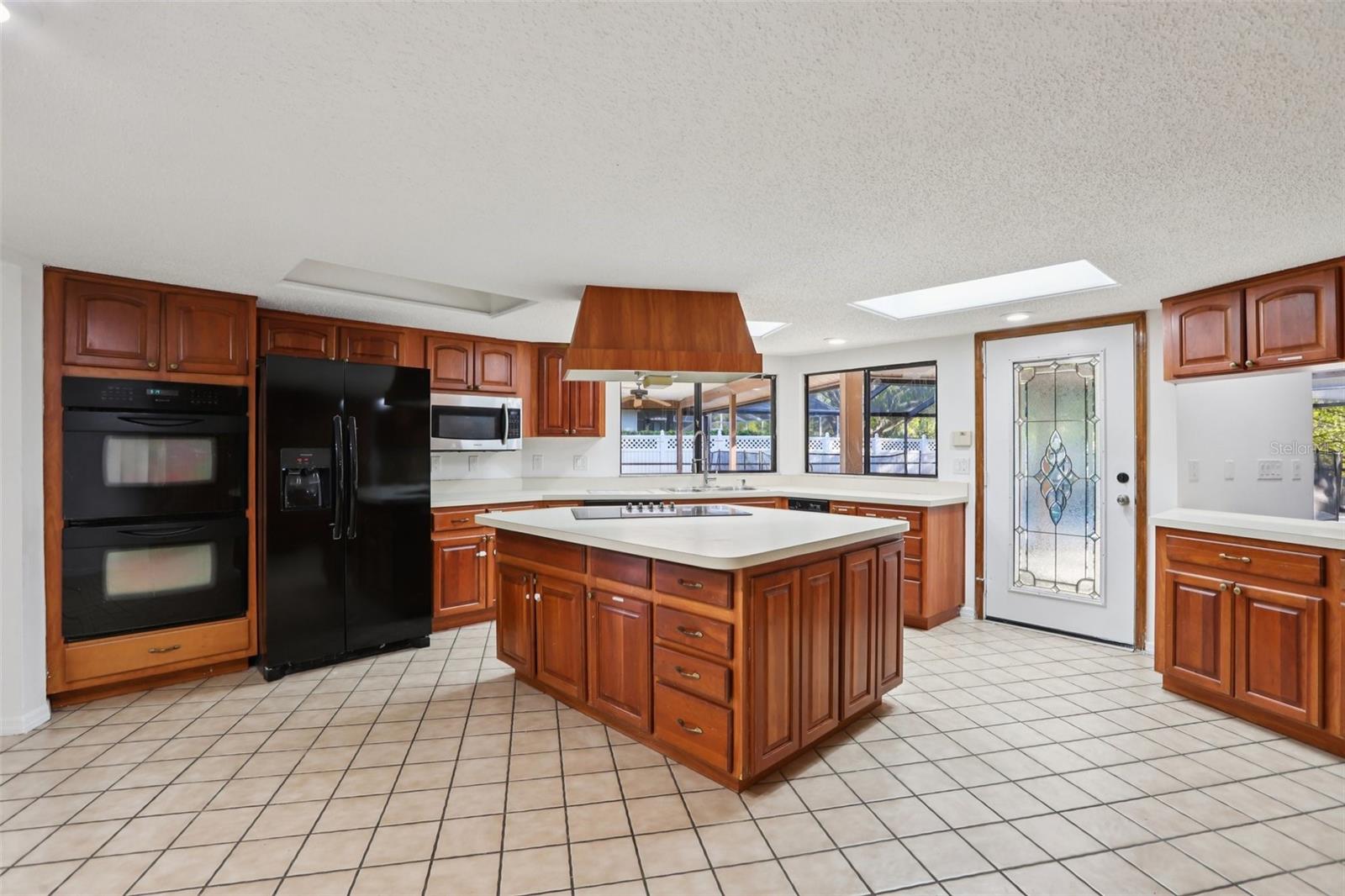 Image 31 of 90 For 17922 Clear Lake Drive