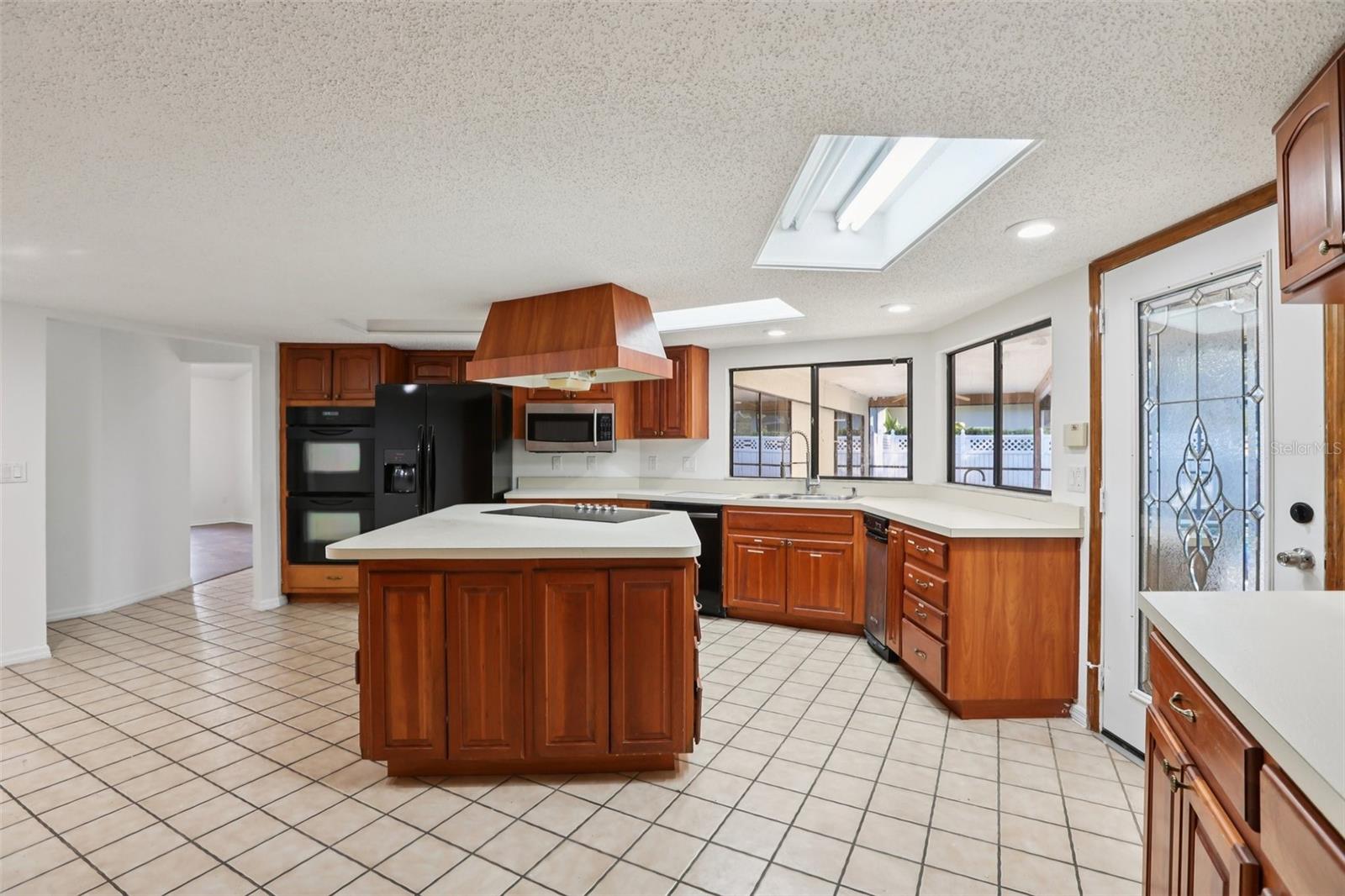 Image 32 of 90 For 17922 Clear Lake Drive