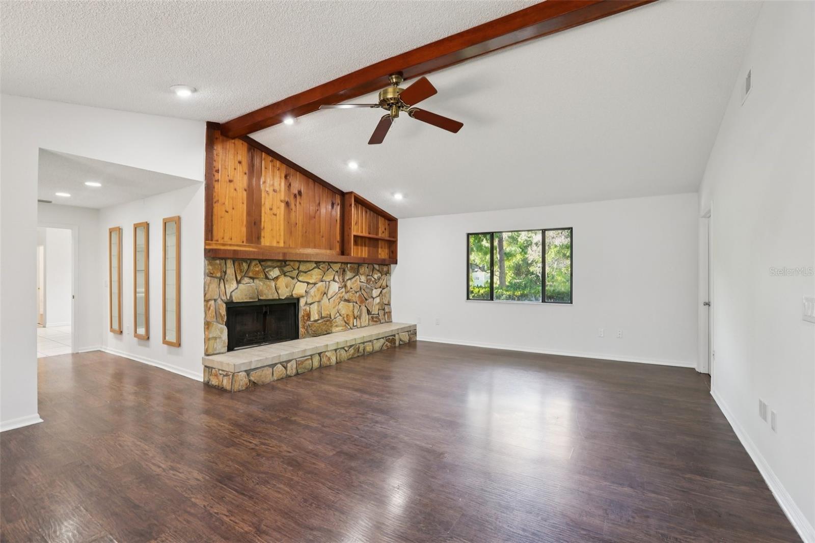 Image 34 of 90 For 17922 Clear Lake Drive