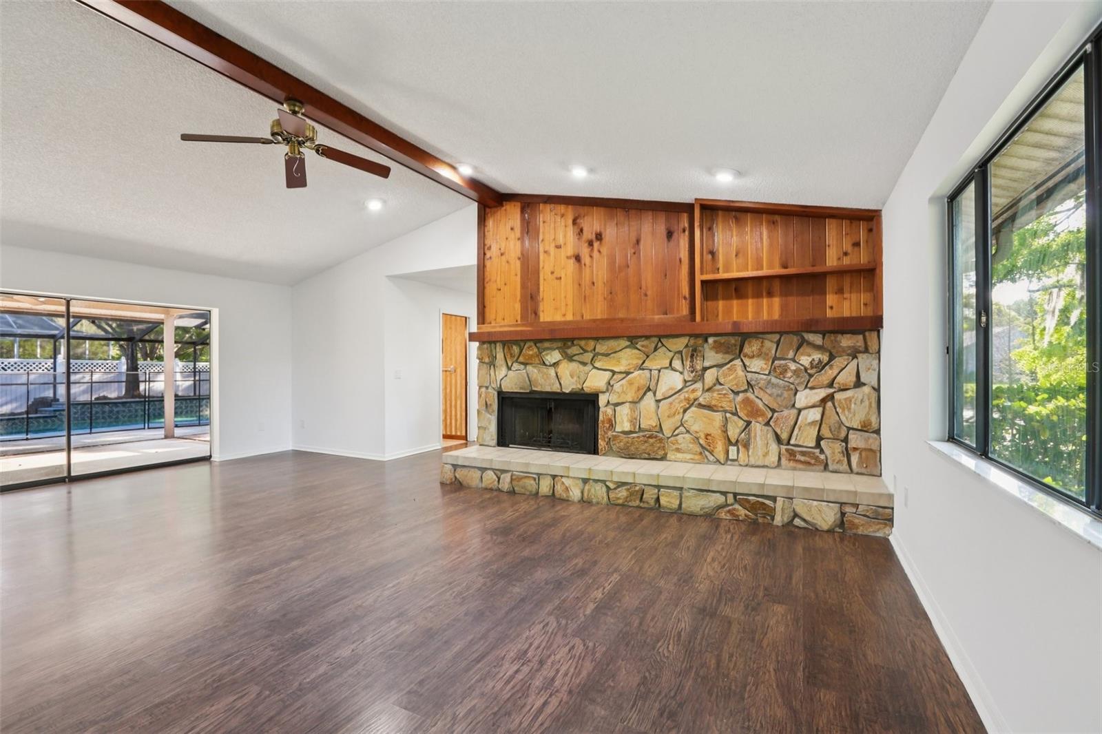 Image 37 of 90 For 17922 Clear Lake Drive