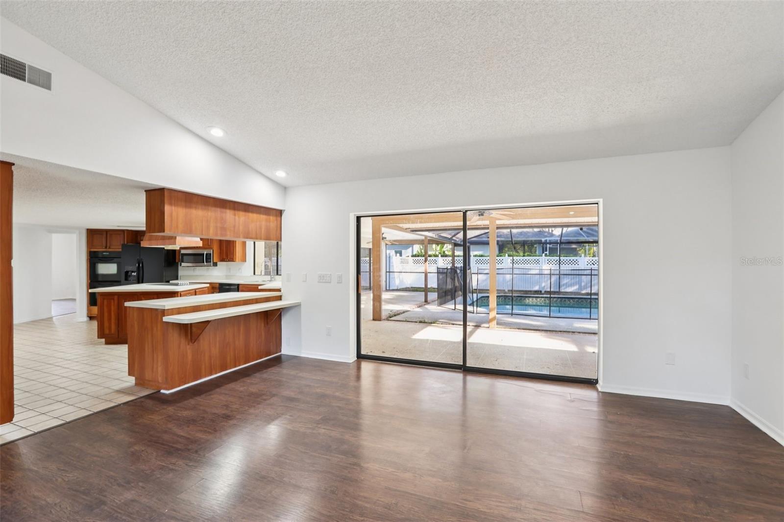 Image 39 of 90 For 17922 Clear Lake Drive