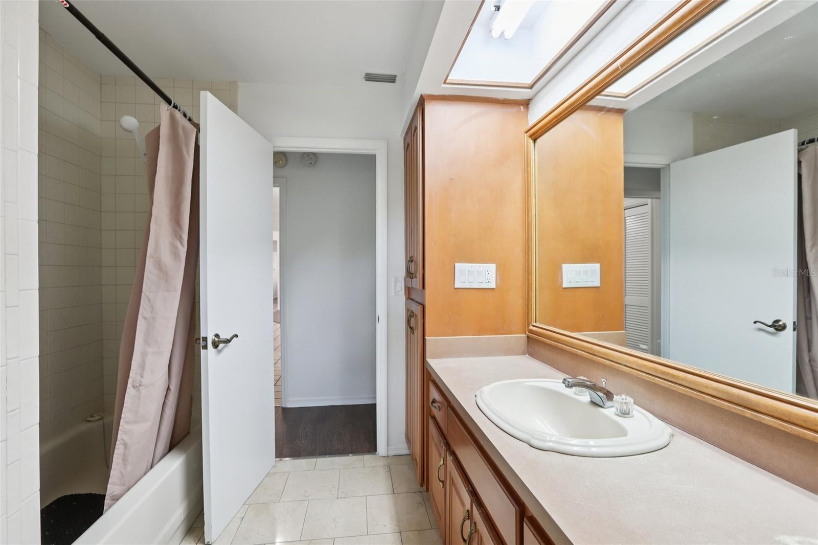 Image 45 of 90 For 17922 Clear Lake Drive