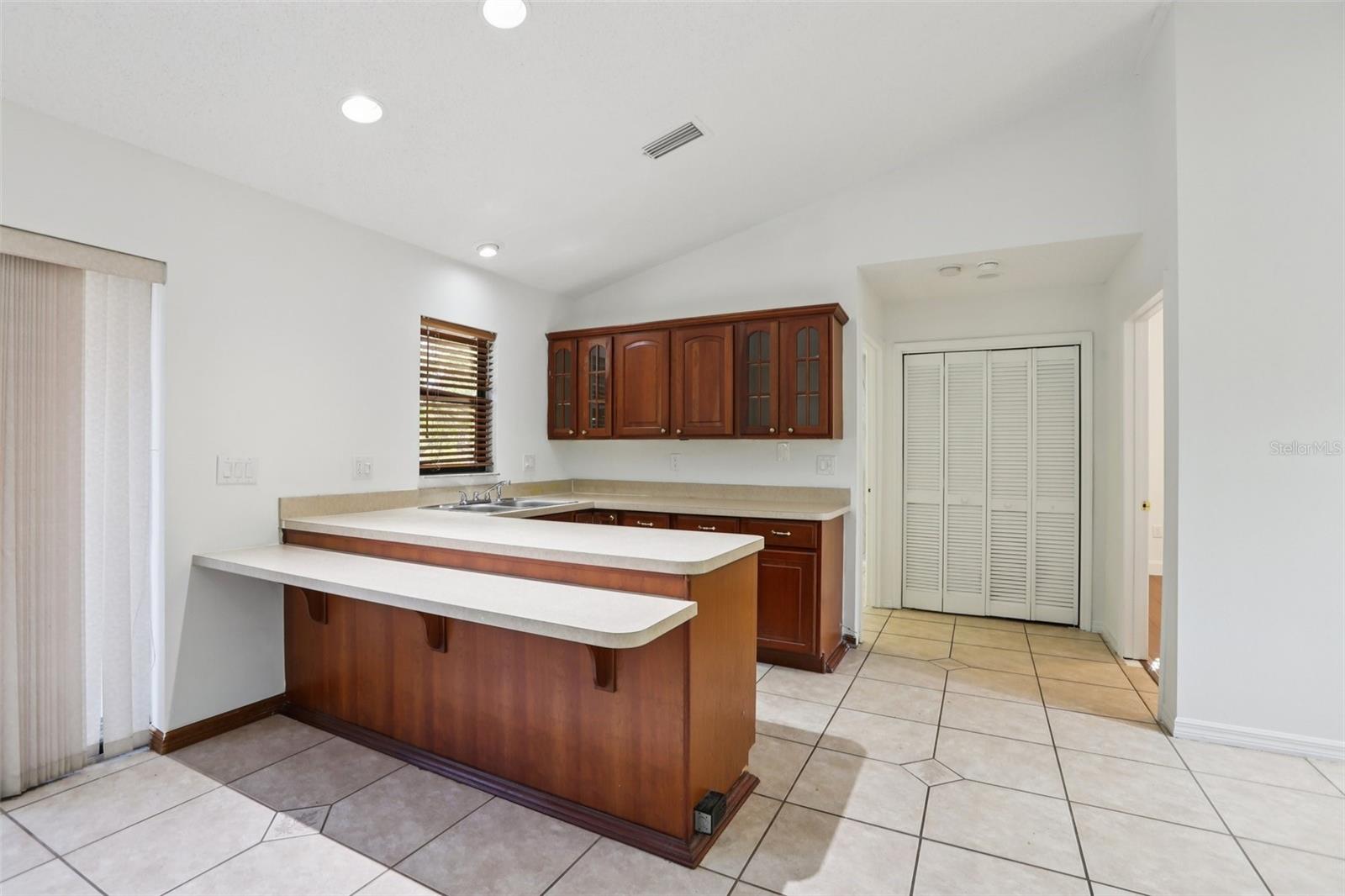 Image 54 of 90 For 17922 Clear Lake Drive