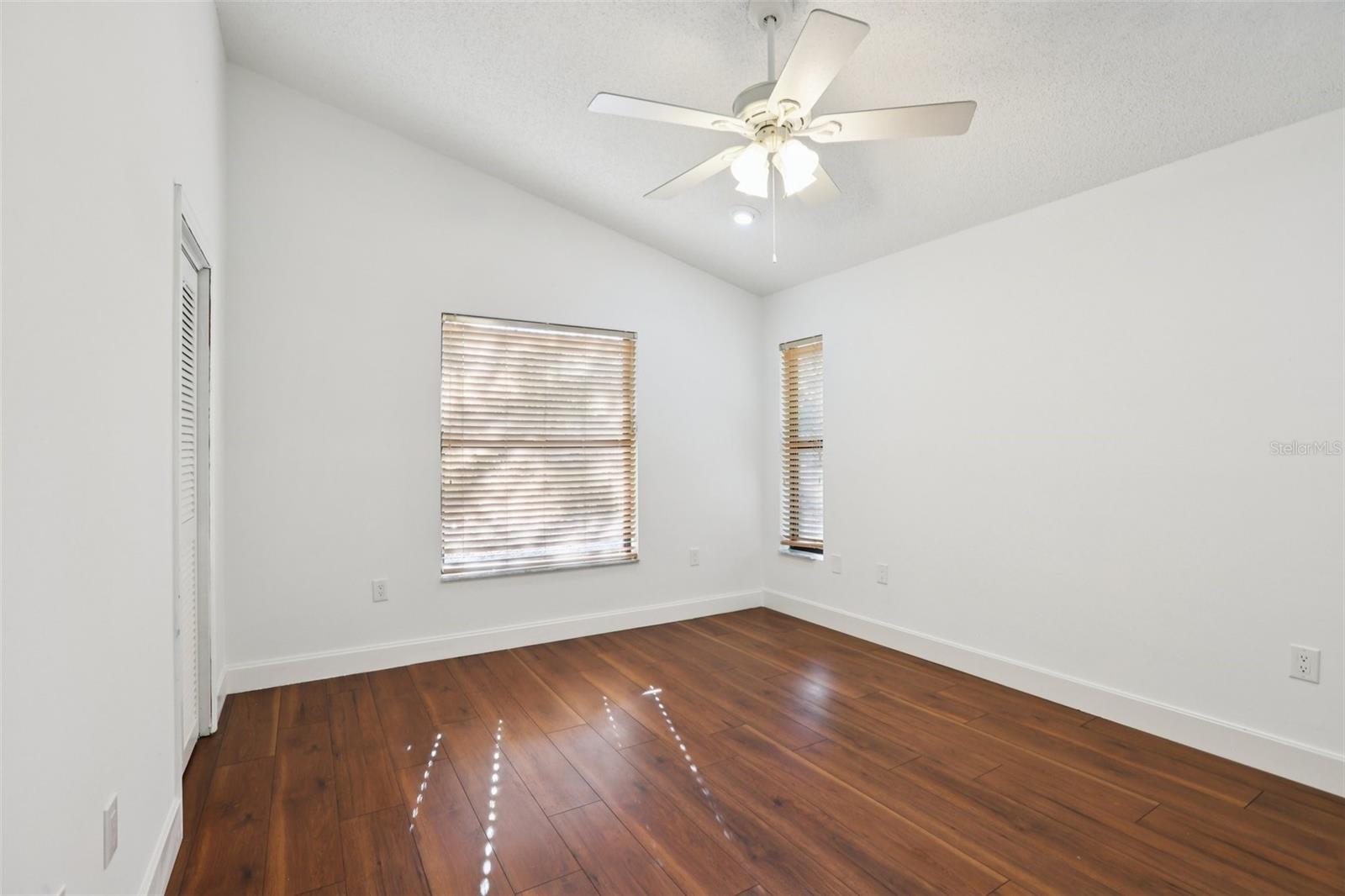 Image 59 of 90 For 17922 Clear Lake Drive