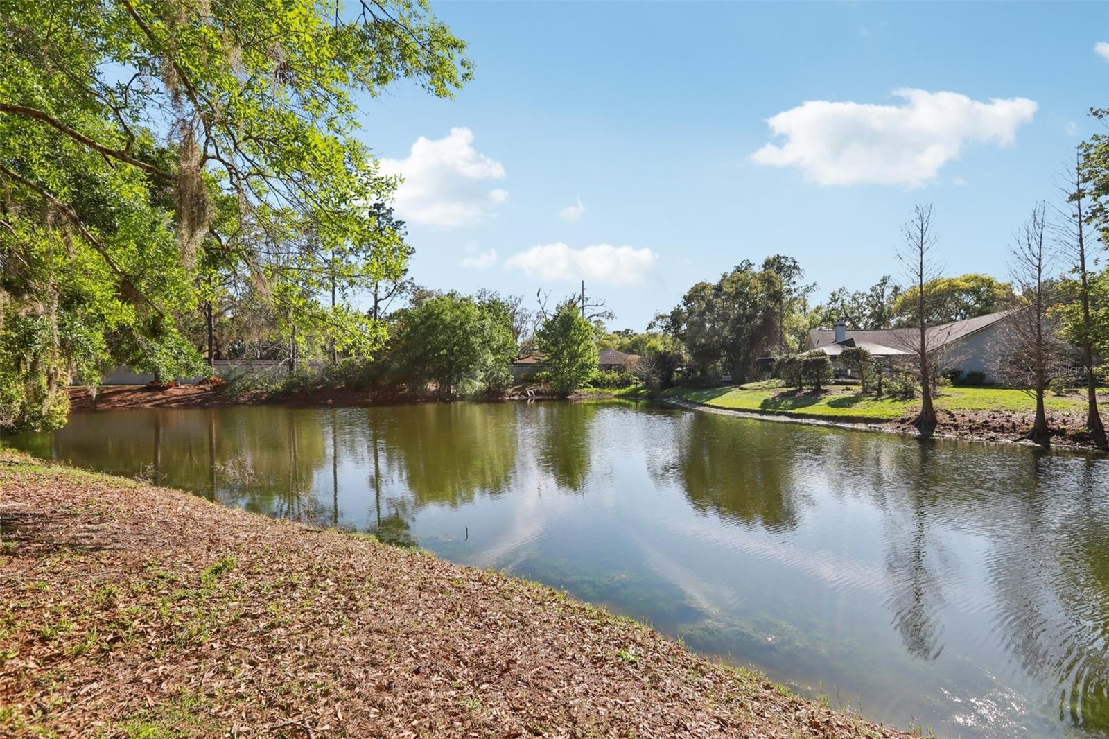 Image 72 of 90 For 17922 Clear Lake Drive