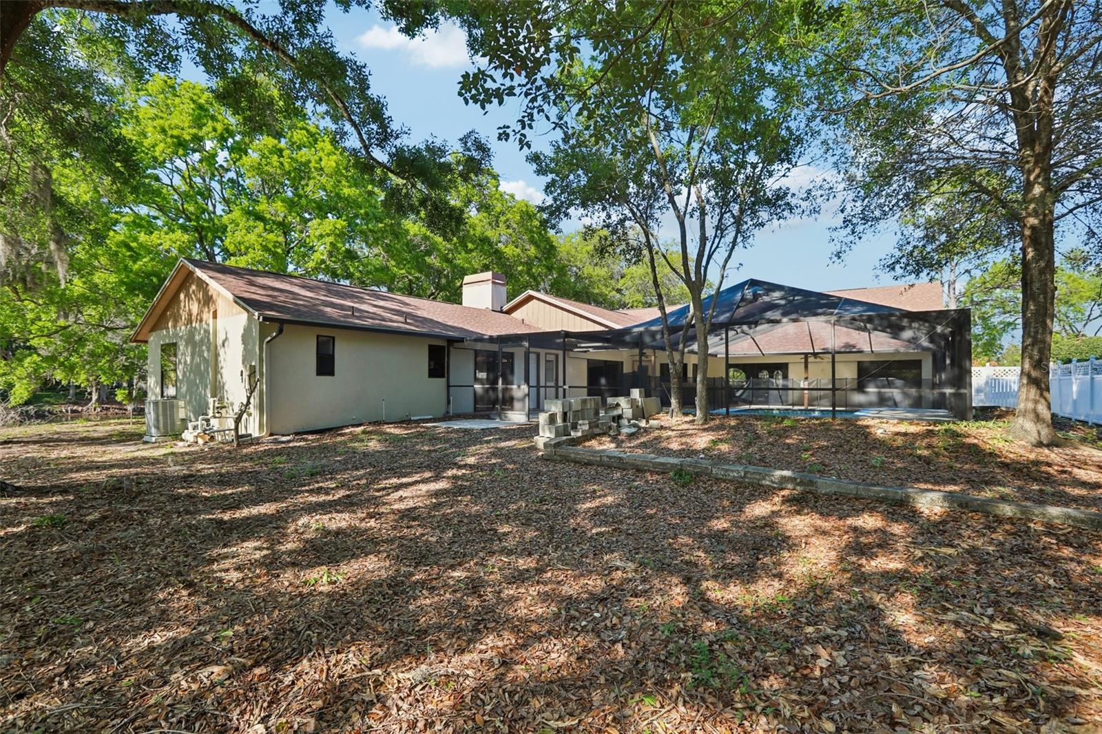 Image 74 of 90 For 17922 Clear Lake Drive