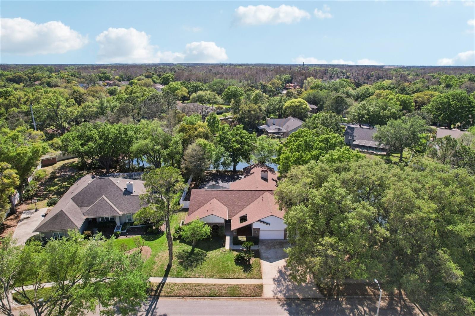 Image 76 of 90 For 17922 Clear Lake Drive