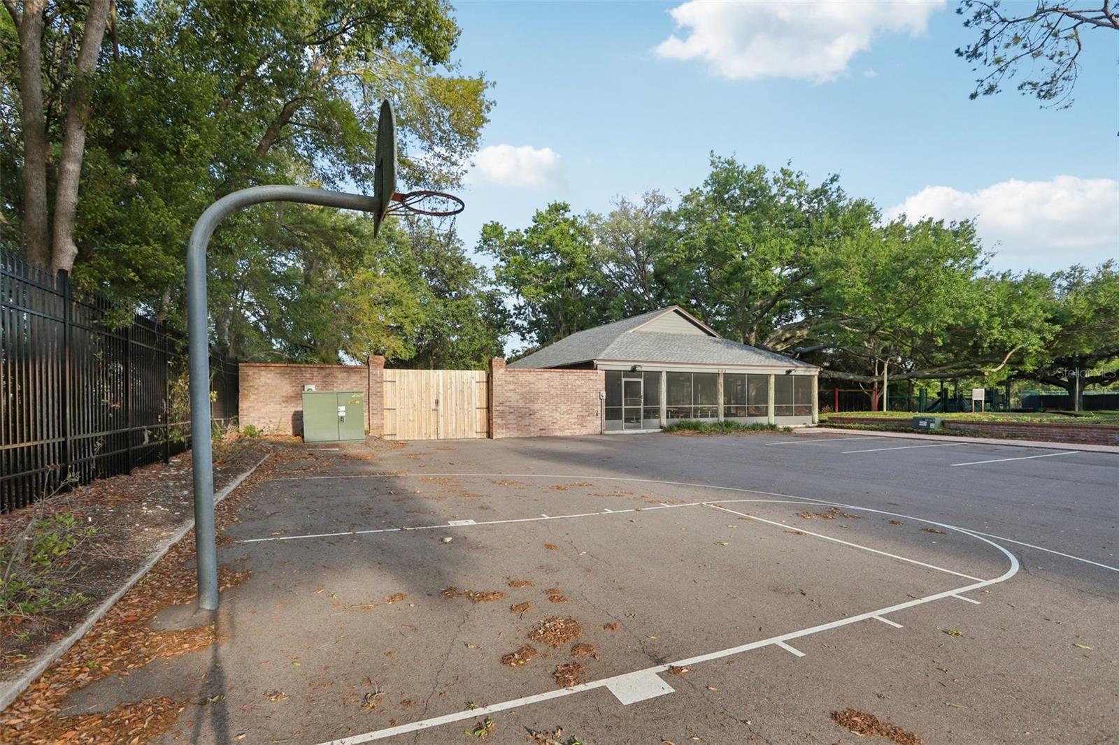 Image 85 of 90 For 17922 Clear Lake Drive