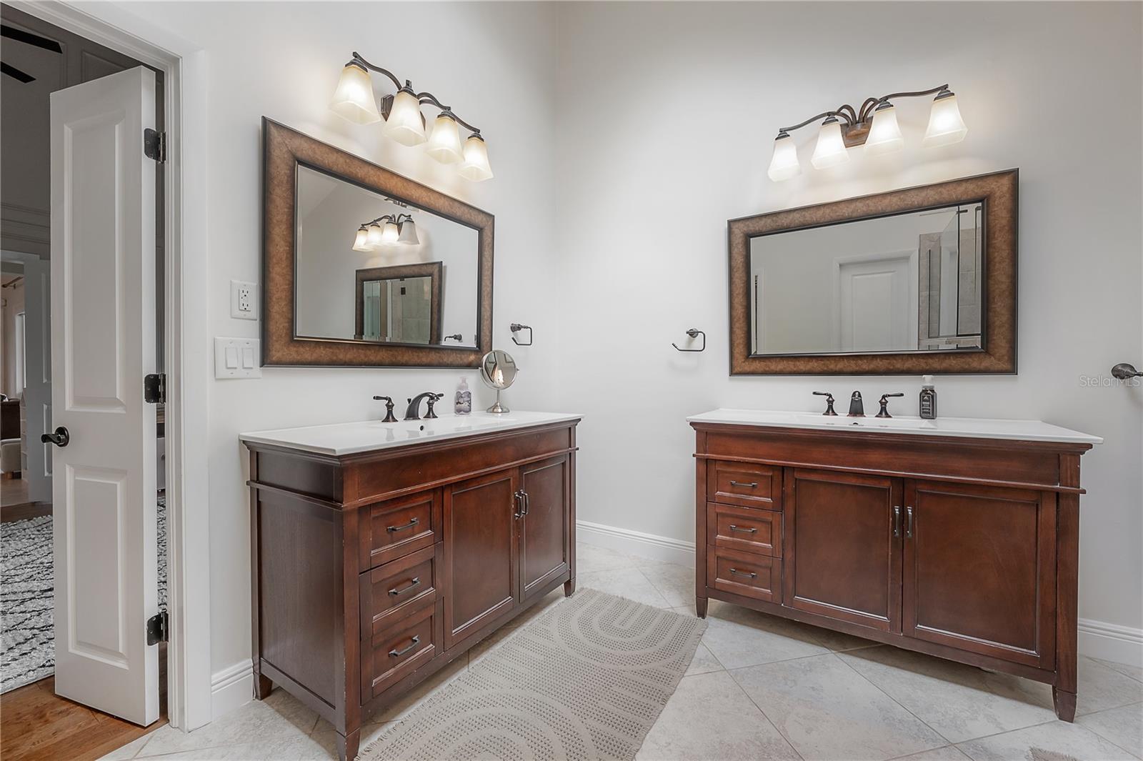 Image 21 of 45 For 14204 Ashburn Place