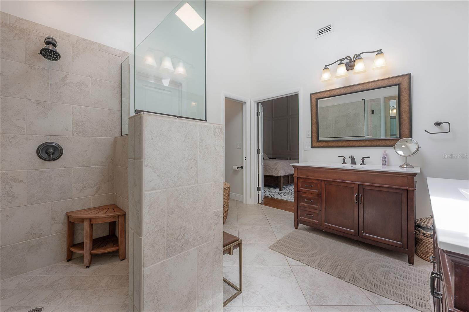 Image 23 of 45 For 14204 Ashburn Place