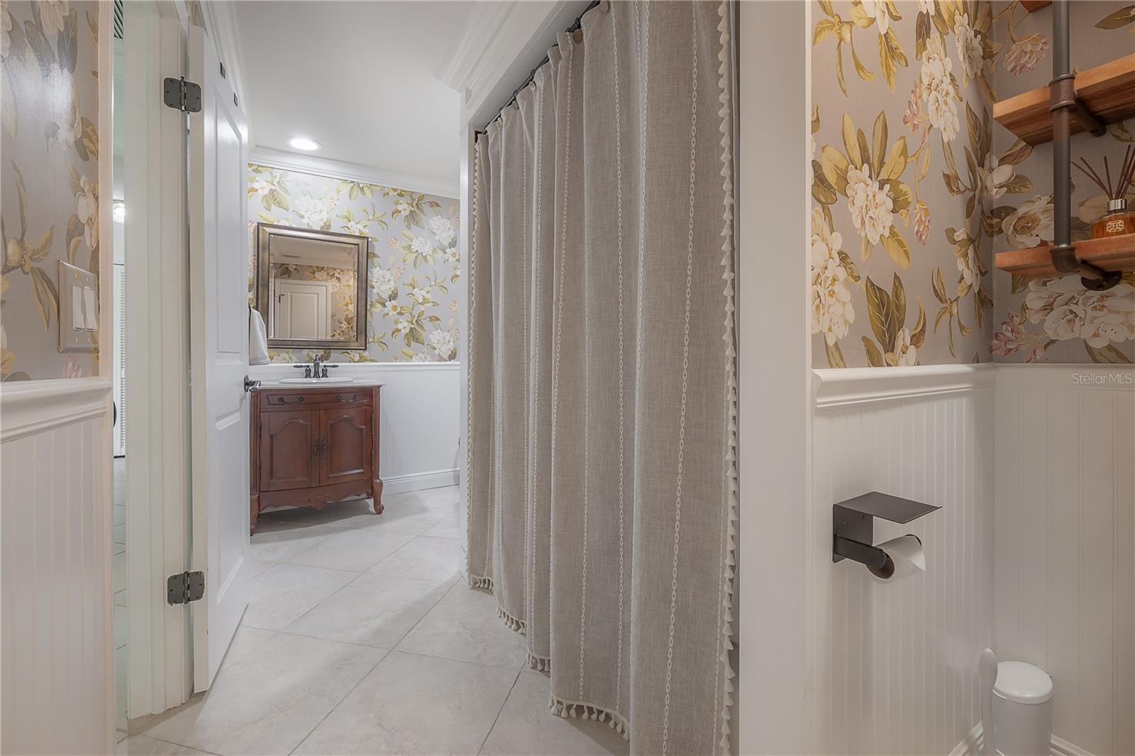 Image 32 of 45 For 14204 Ashburn Place